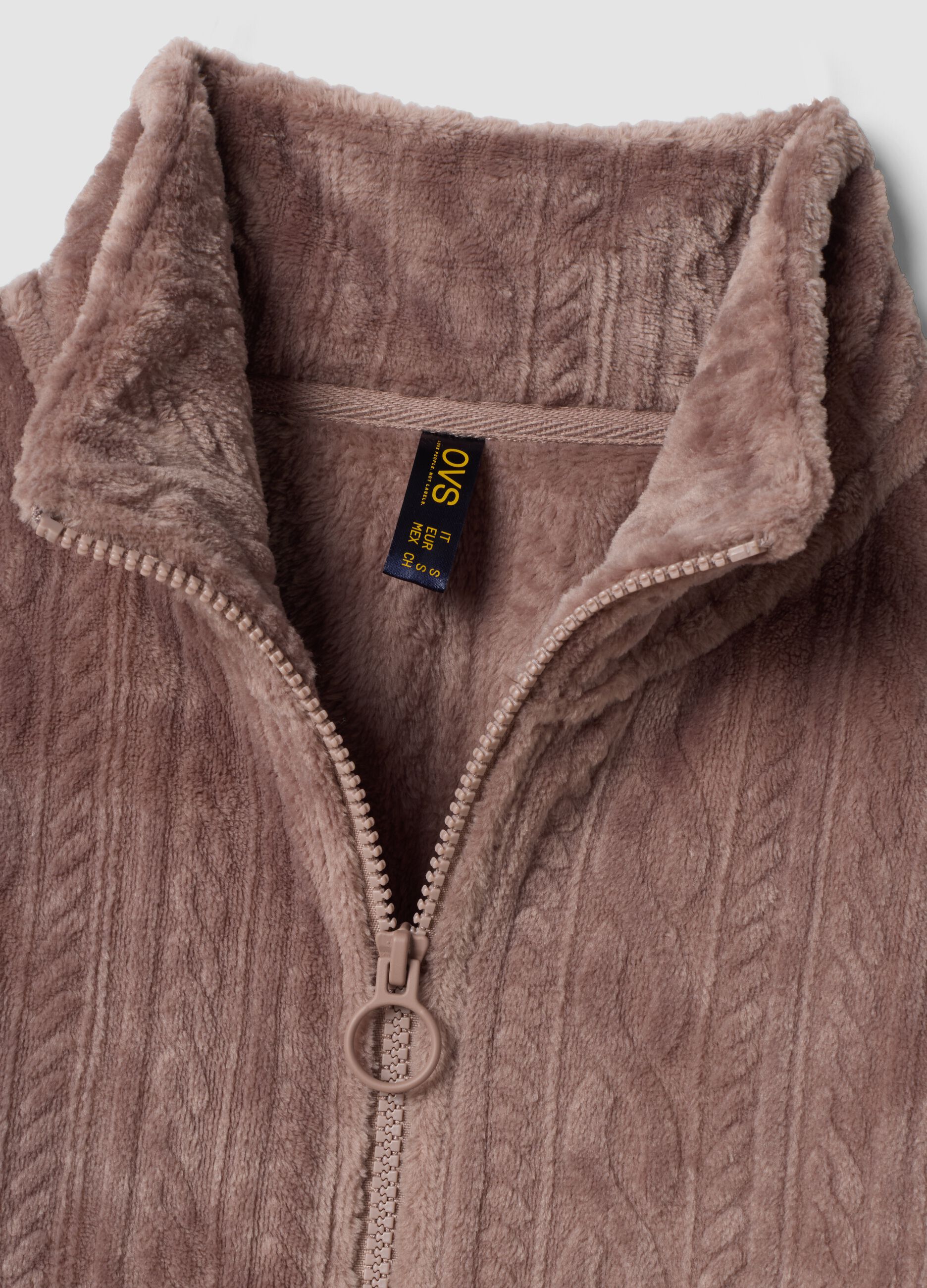 Pink zip-up dressing gown with cable-knit pattern