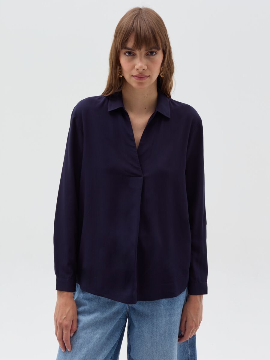 Blusa con scollo a polo maniche lunghe_0