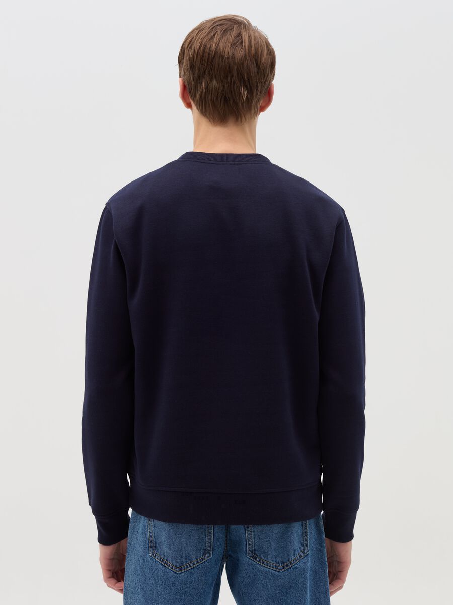Sweatshirt with round neck and Christmas print_3