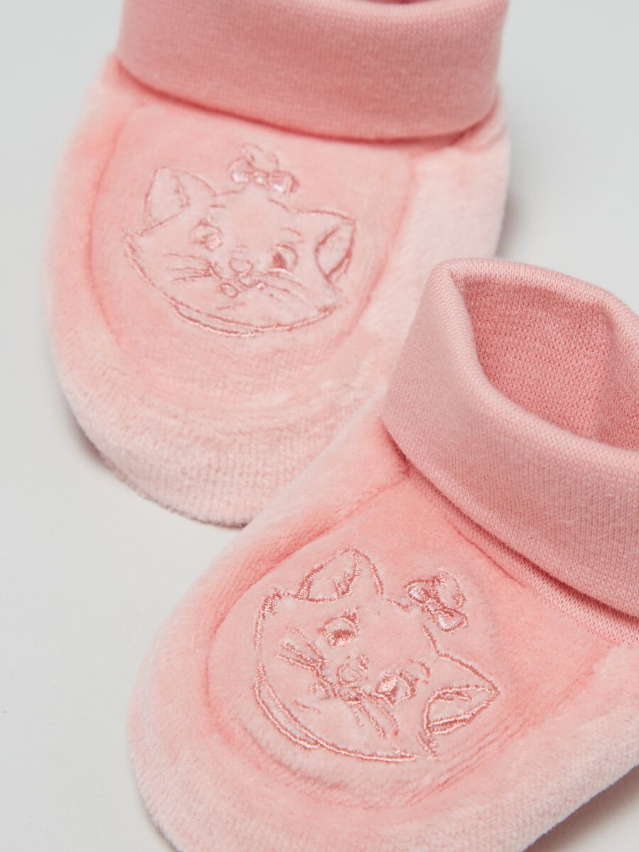 Set berretto e scarpine con ricamo Minu_2