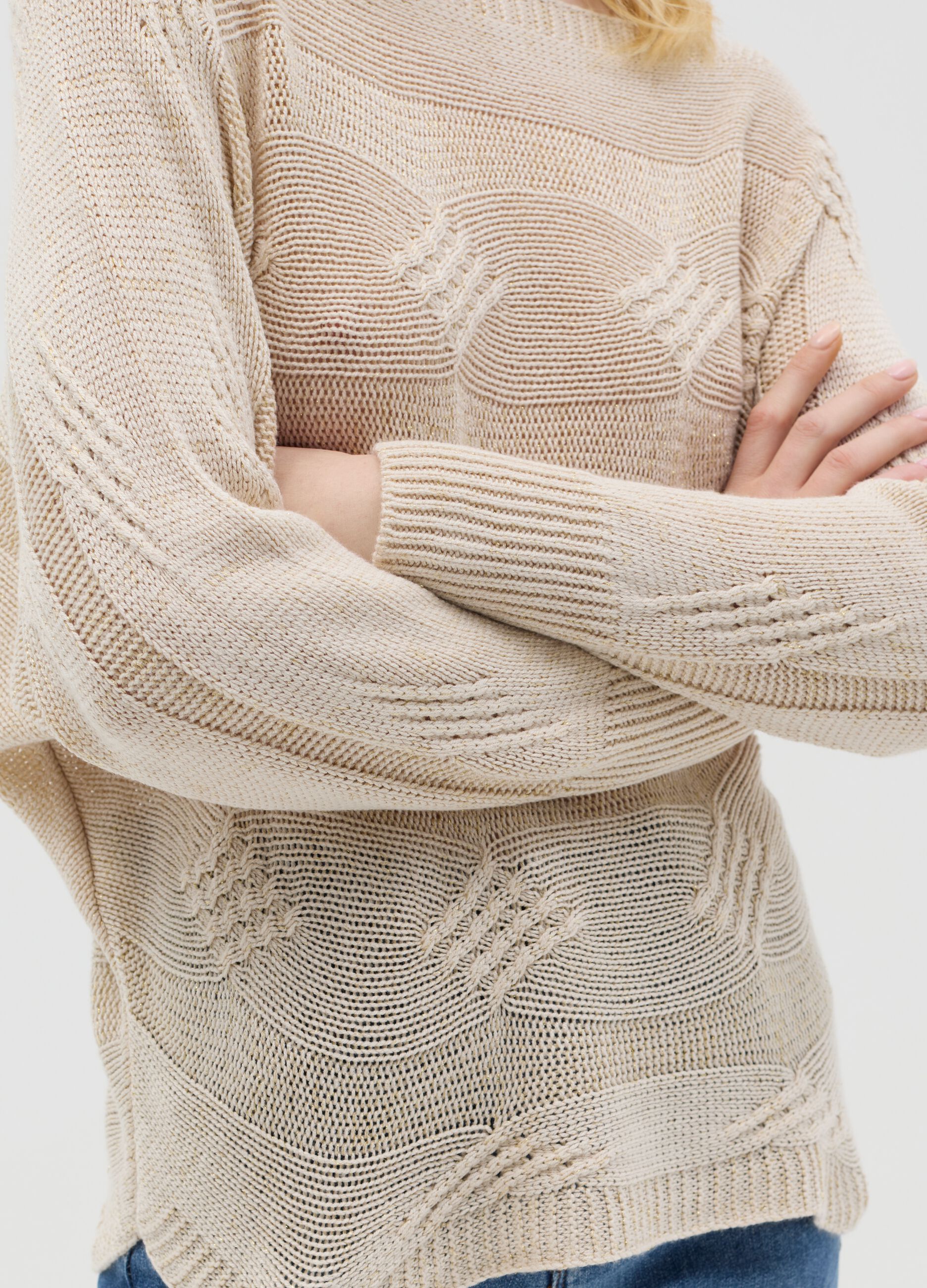 Beige long-sleeved top with design
