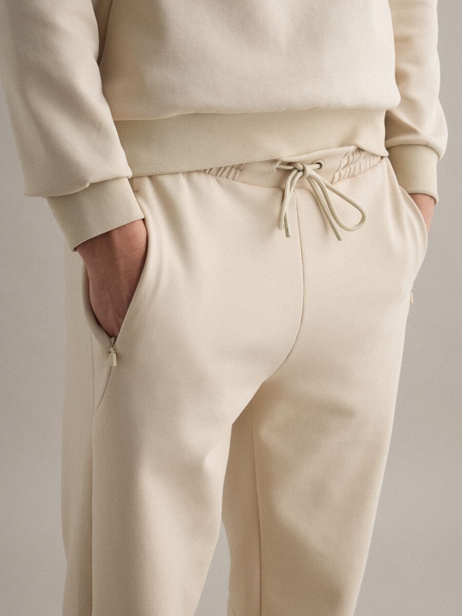 Pantaloni jogger in misto cotone elasticizzato beige regular fit_3