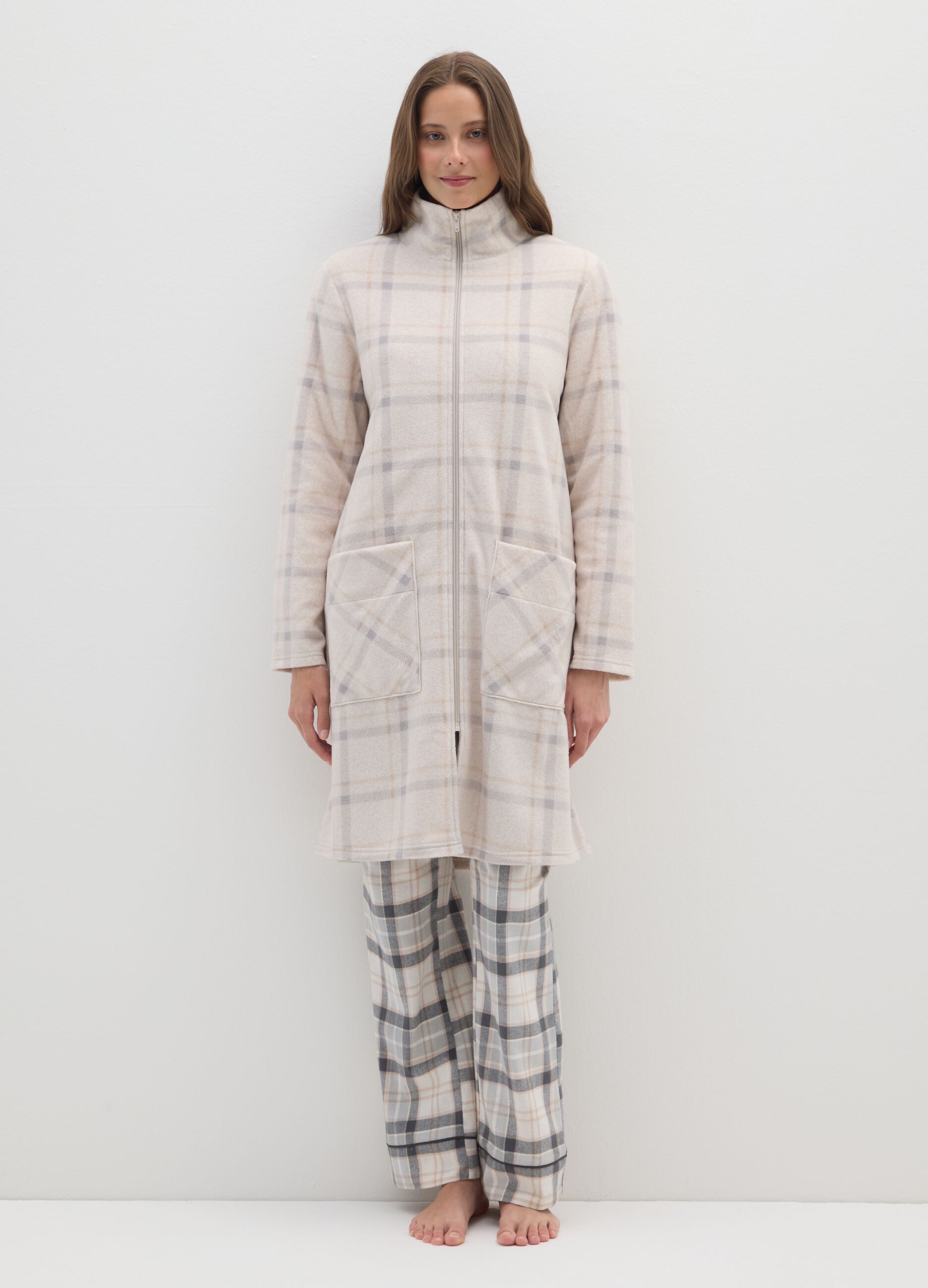 Beige checked fleece robe with pockets