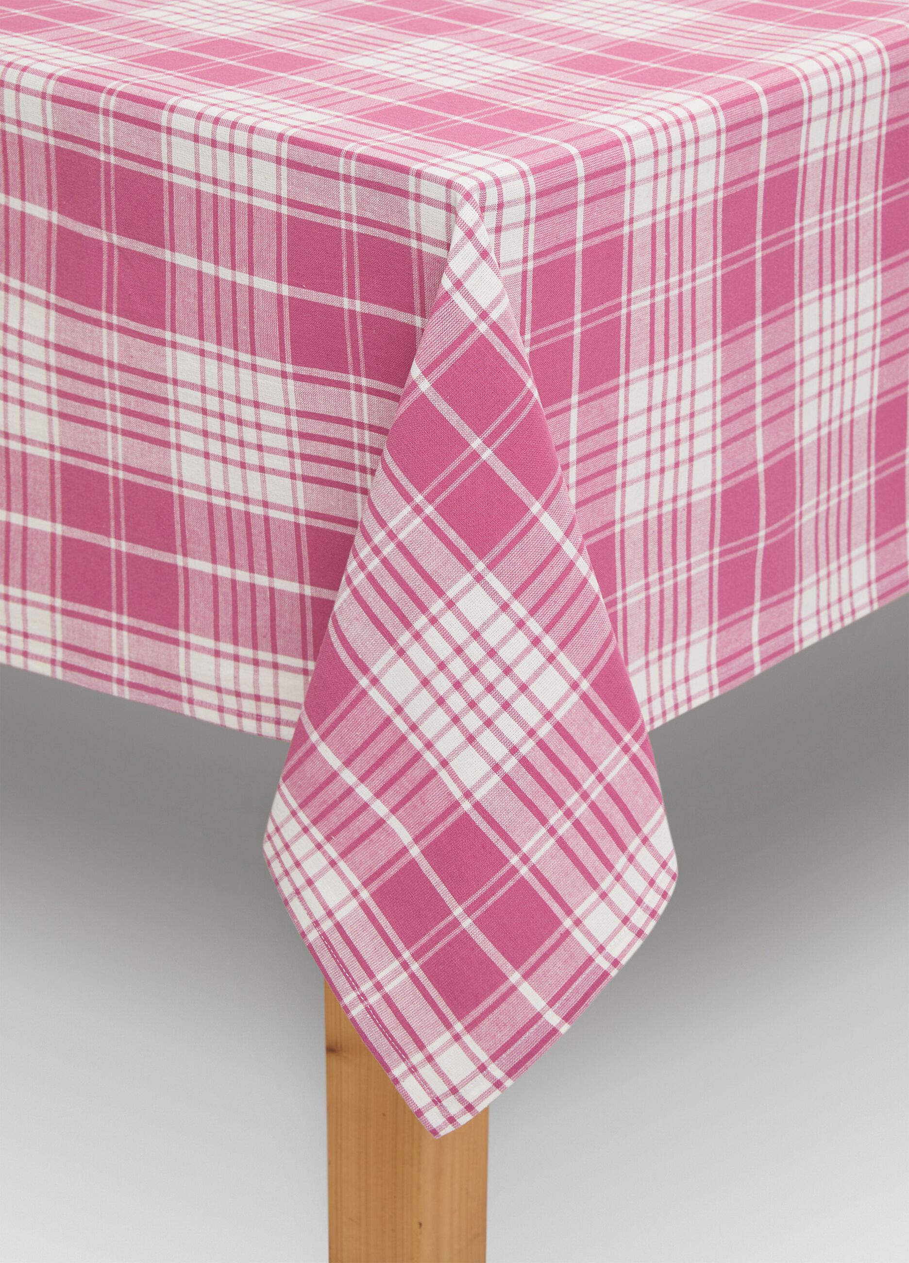 6-seater tablecloth in 100% cotton with check pattern