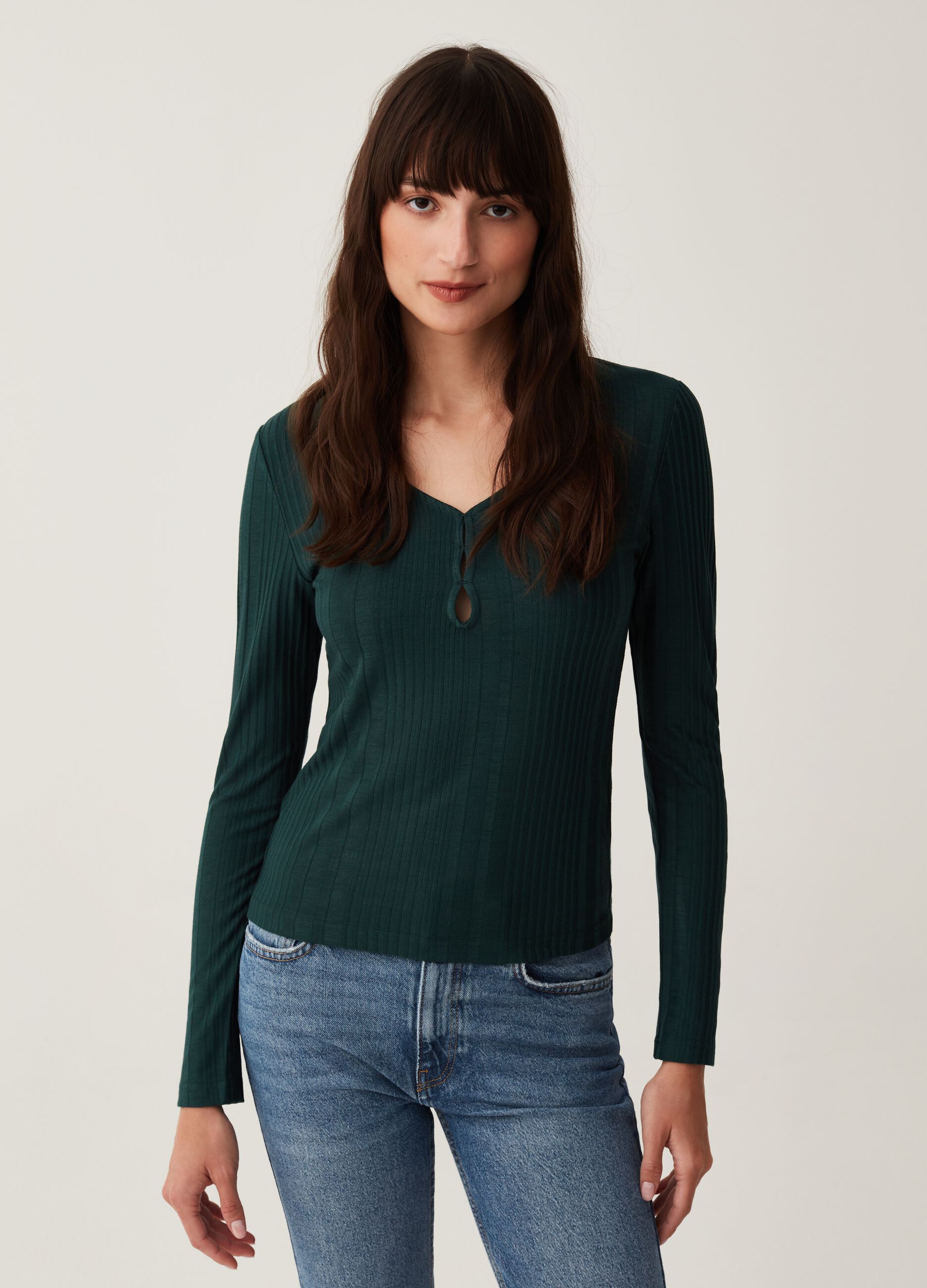 T-shirt a coste piatte con dettagli cut out