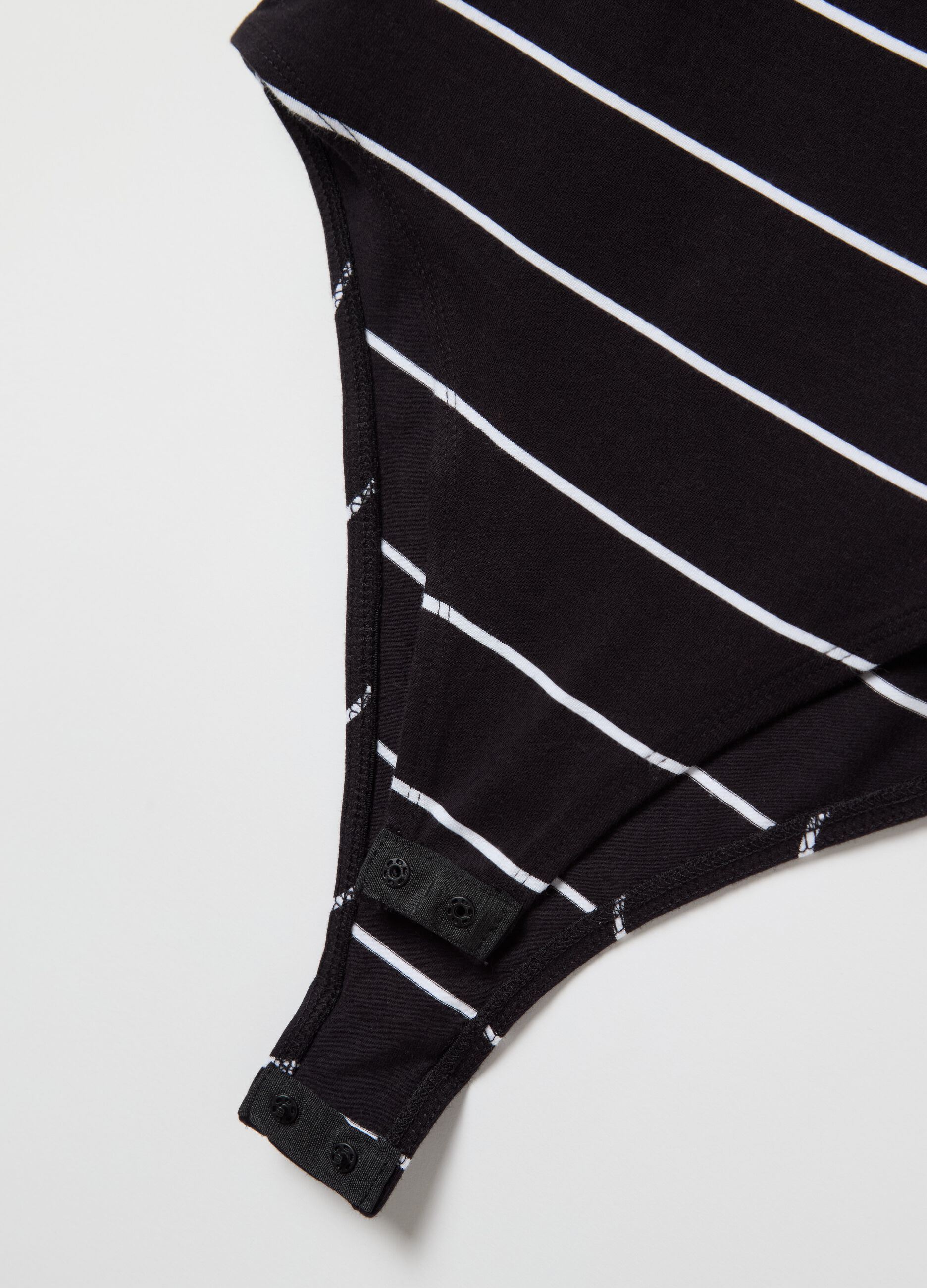 Striped bodysuit with short sleeves