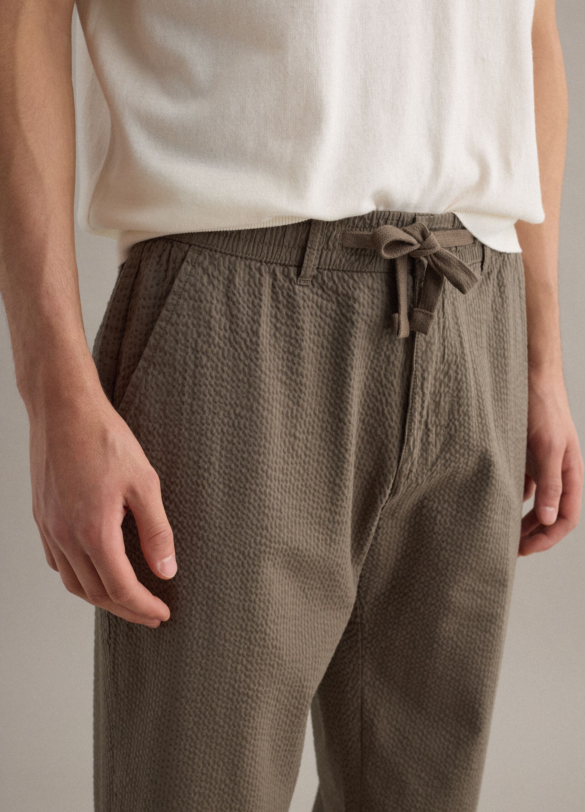 Brown stretch cotton regular fit chino trousers