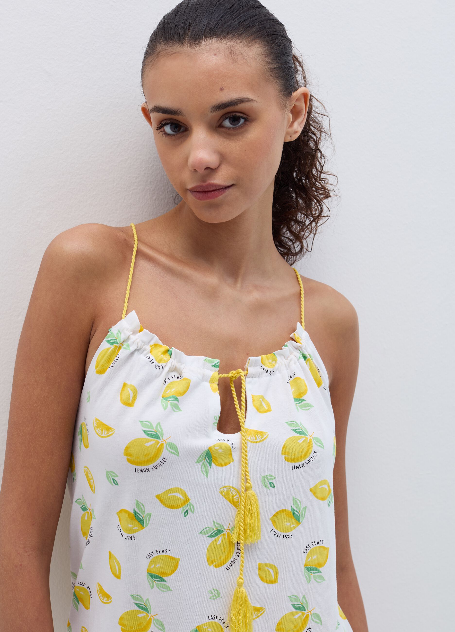 Nightdress with lemons print