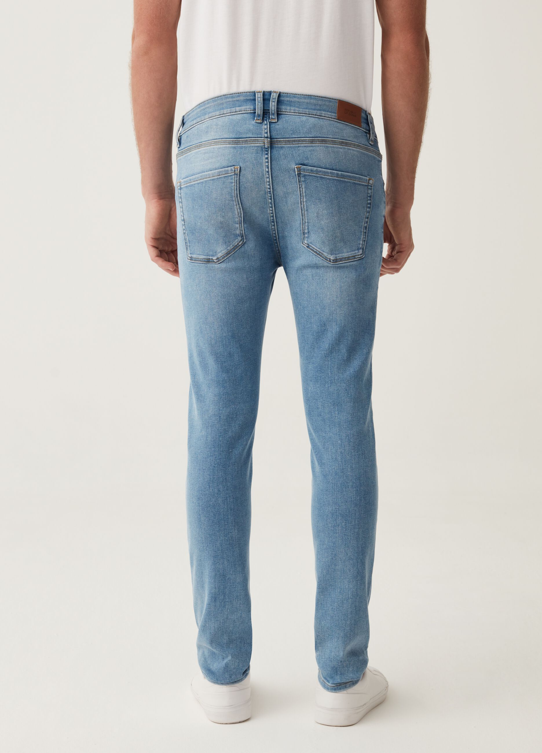 Jeans super skinny fit con scoloriture_2