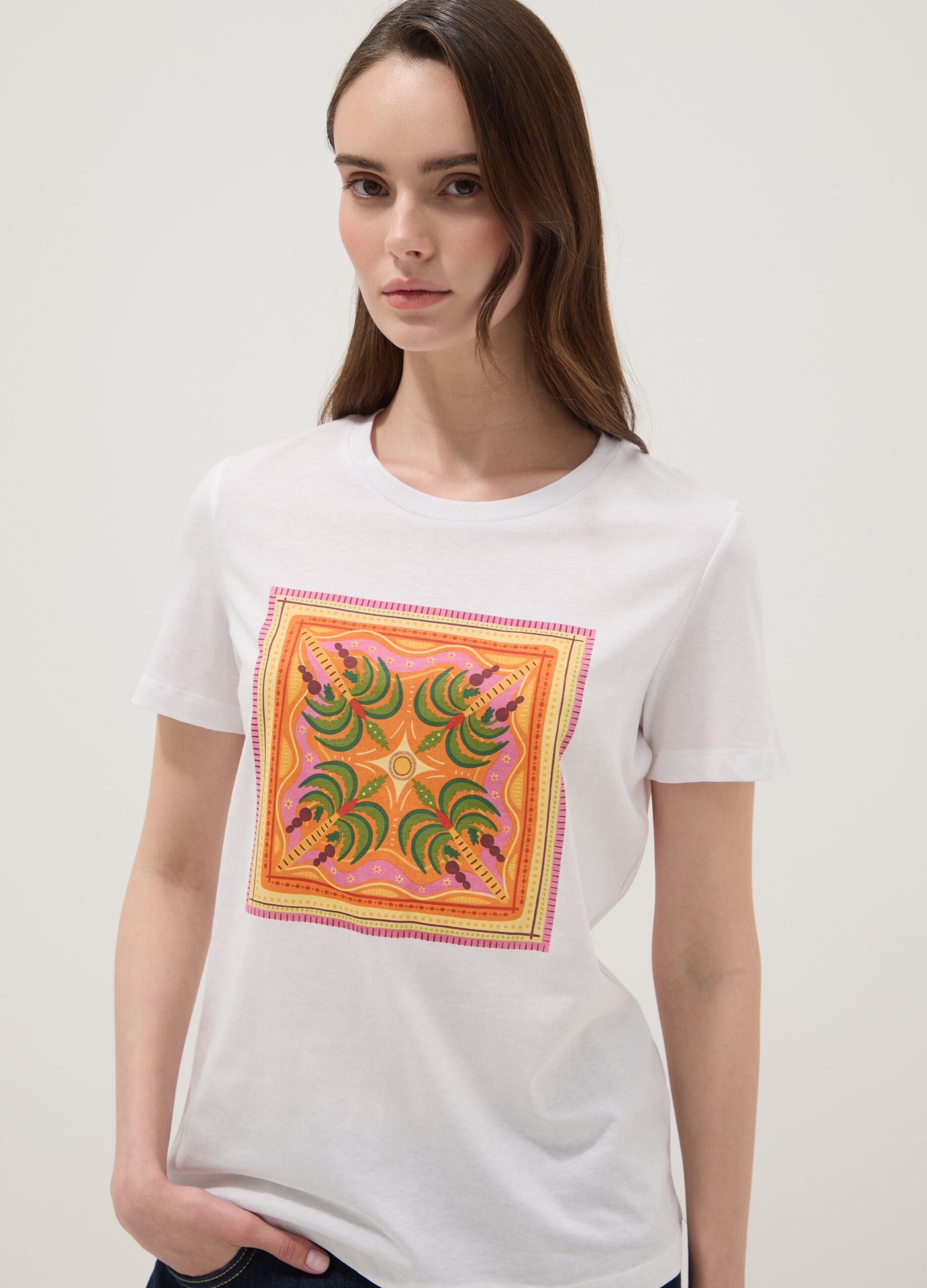White pure cotton T-shirt with front print