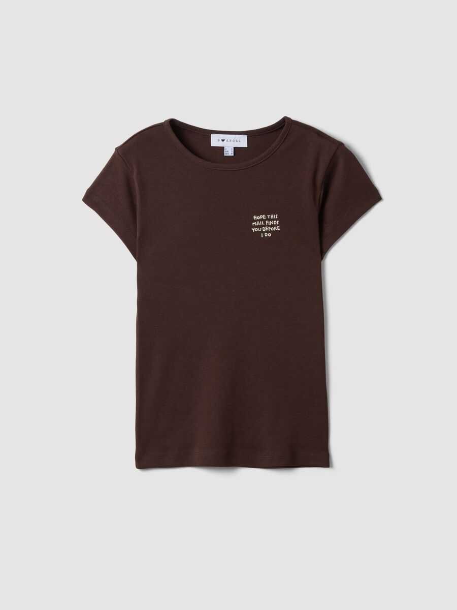 T-shirt marrone in puro cotone a girocollo con scritta_4