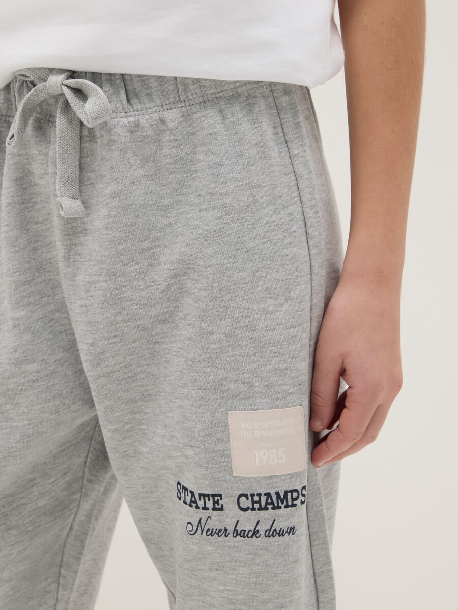 Pantaloni jogger grigi da ragazzo in puro cotone regular fit_2