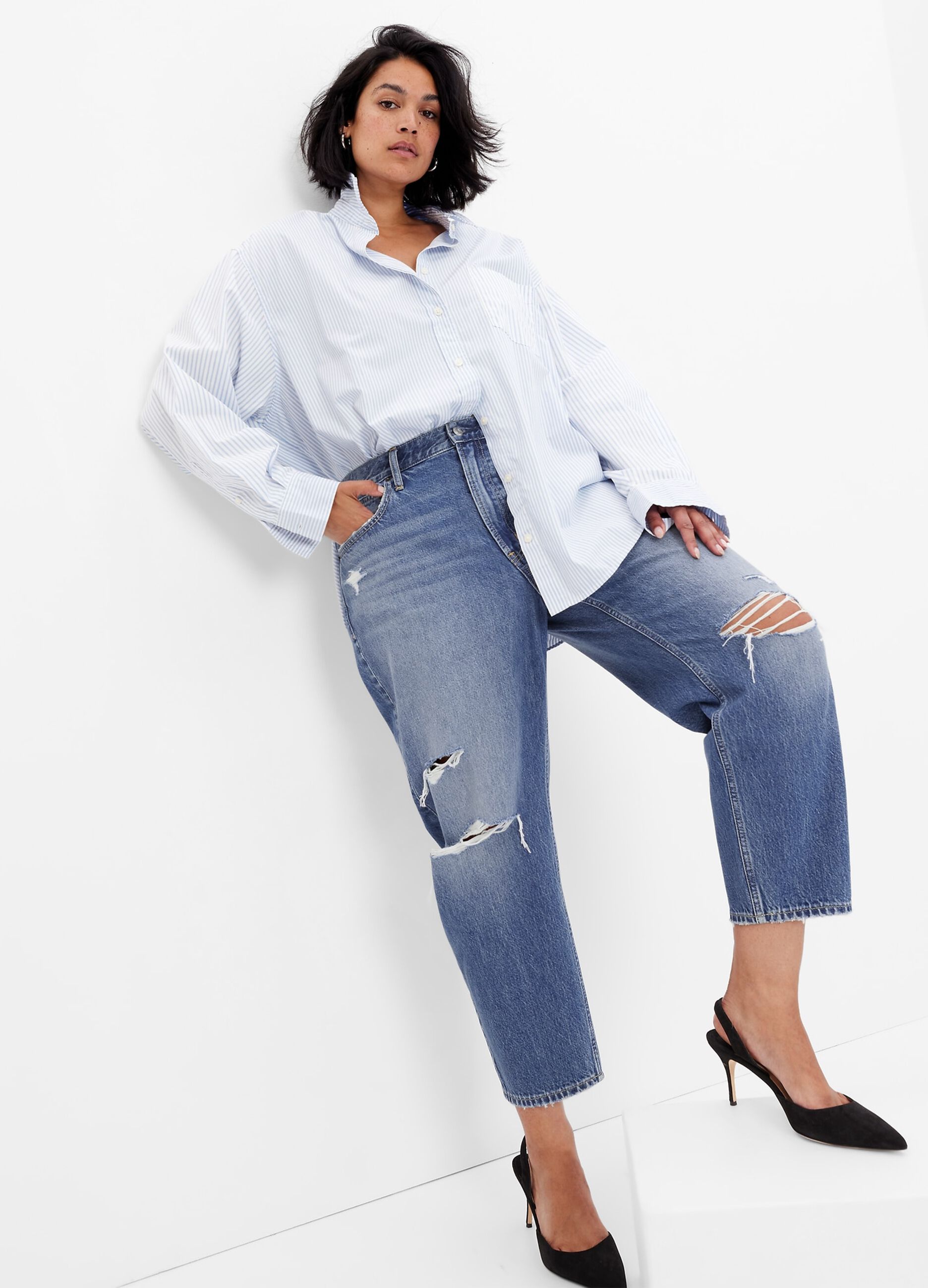 Barrel-leg jeans with rips