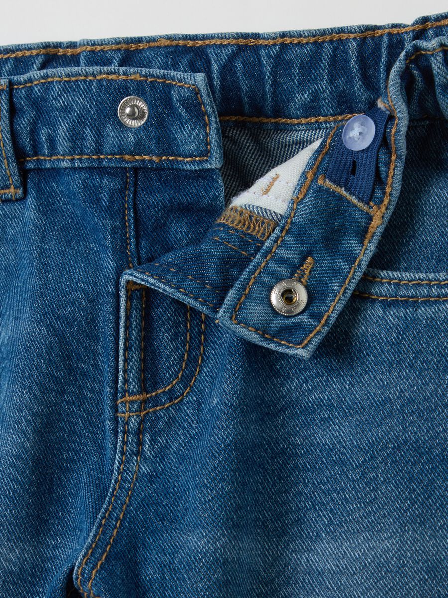 Five-pocket jeans with Mickey Mouse print_2