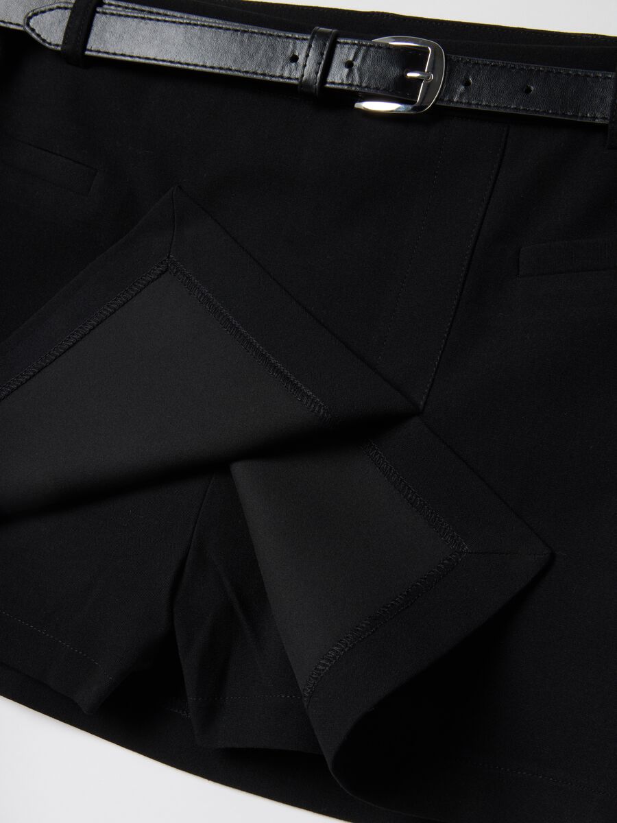 Black regular fit mini skirt with belt_5