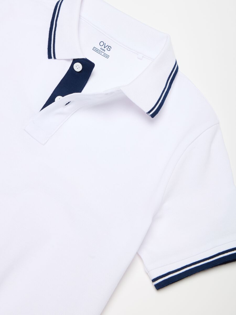 Polo shirt in piquet with striped detail_2