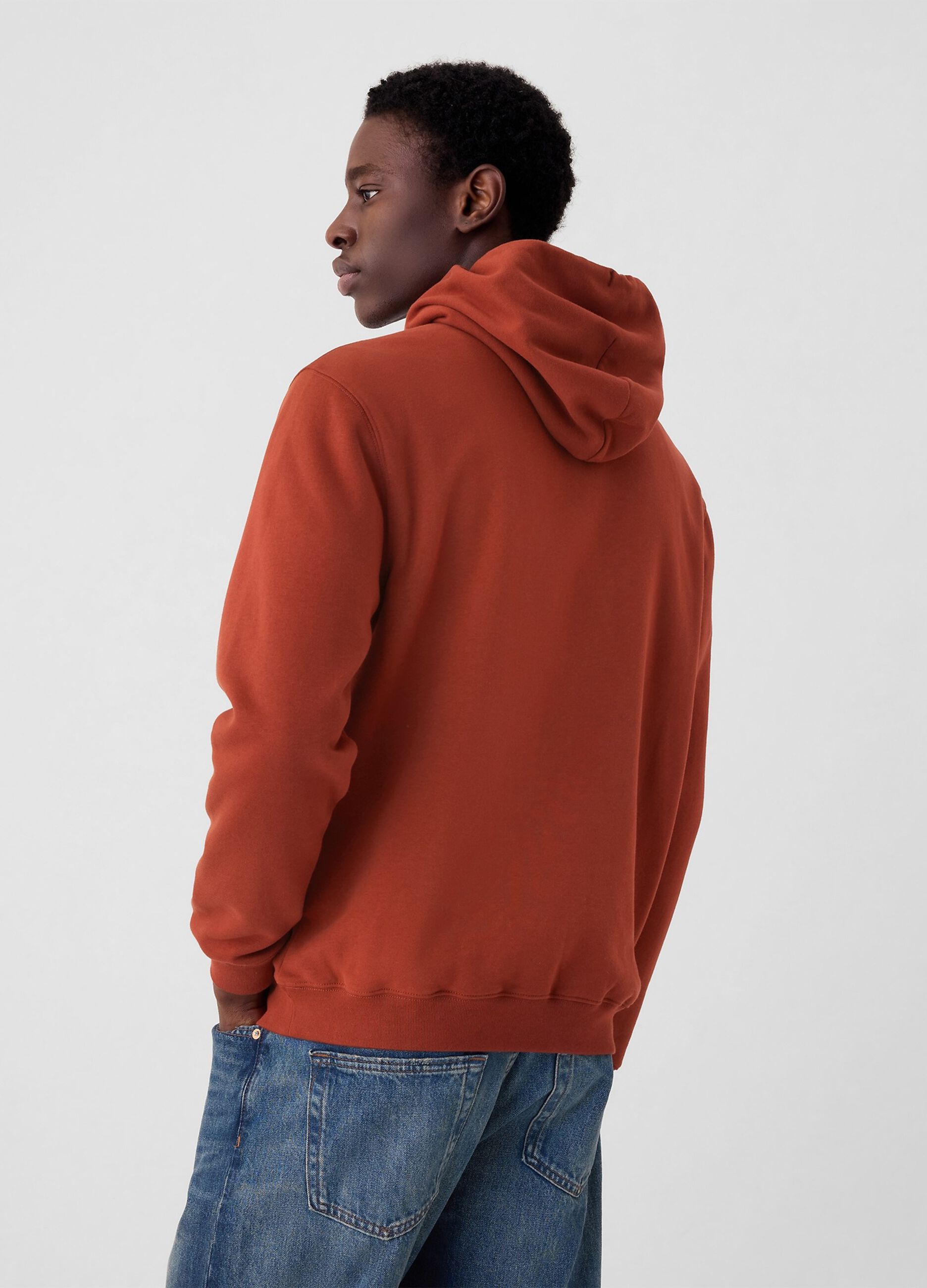 Sweatshirt with hood and pocket