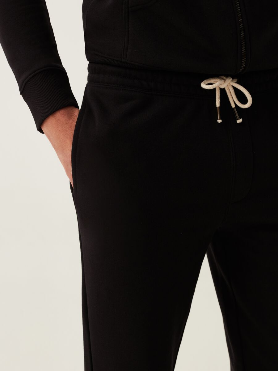 Joggers in felpa con coulisse_3