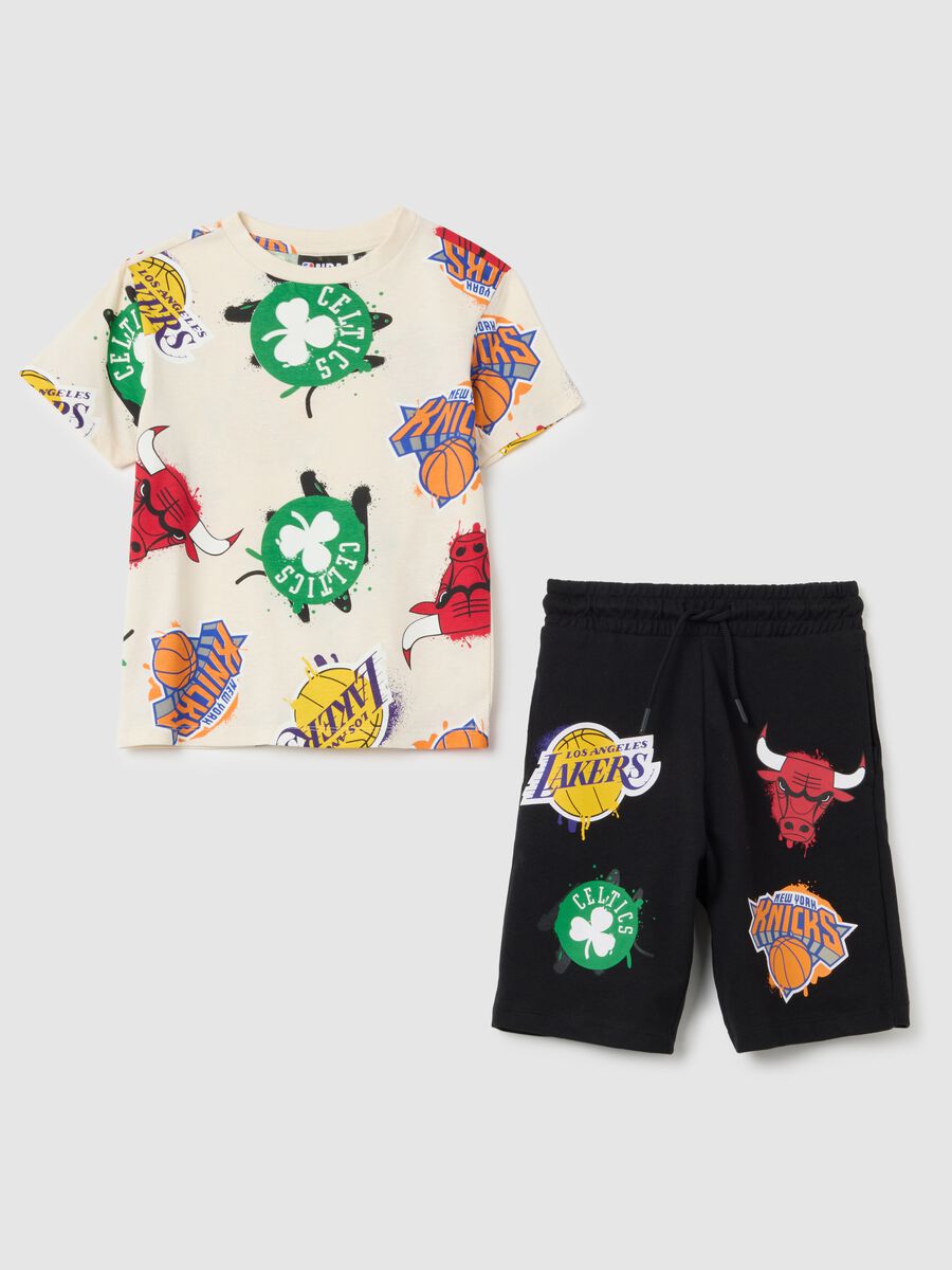 Set of kids' beige pure cotton t-shirt and regular fit shorts with NBA print_0