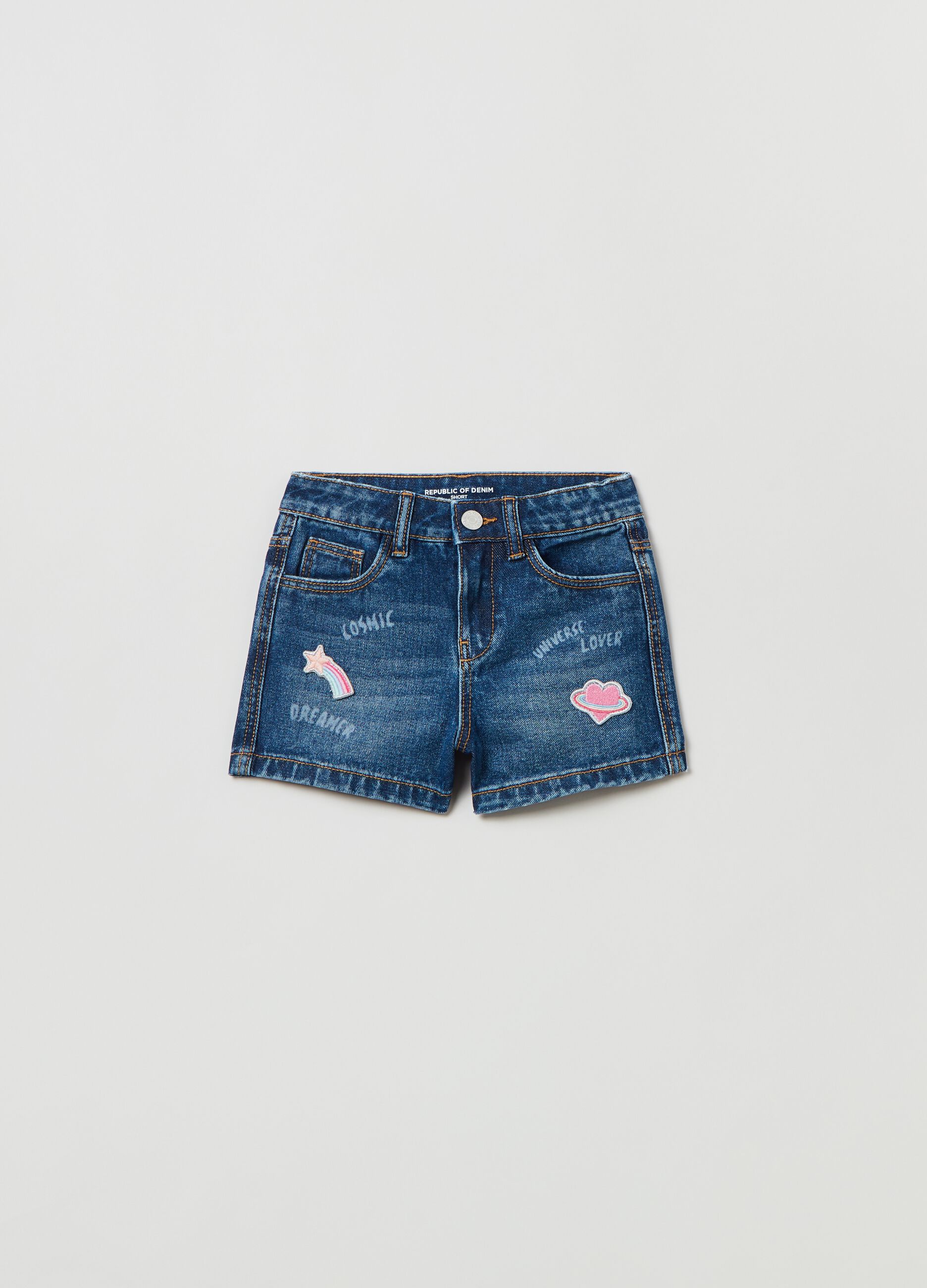 Shorts in denim con stampa e patch_0