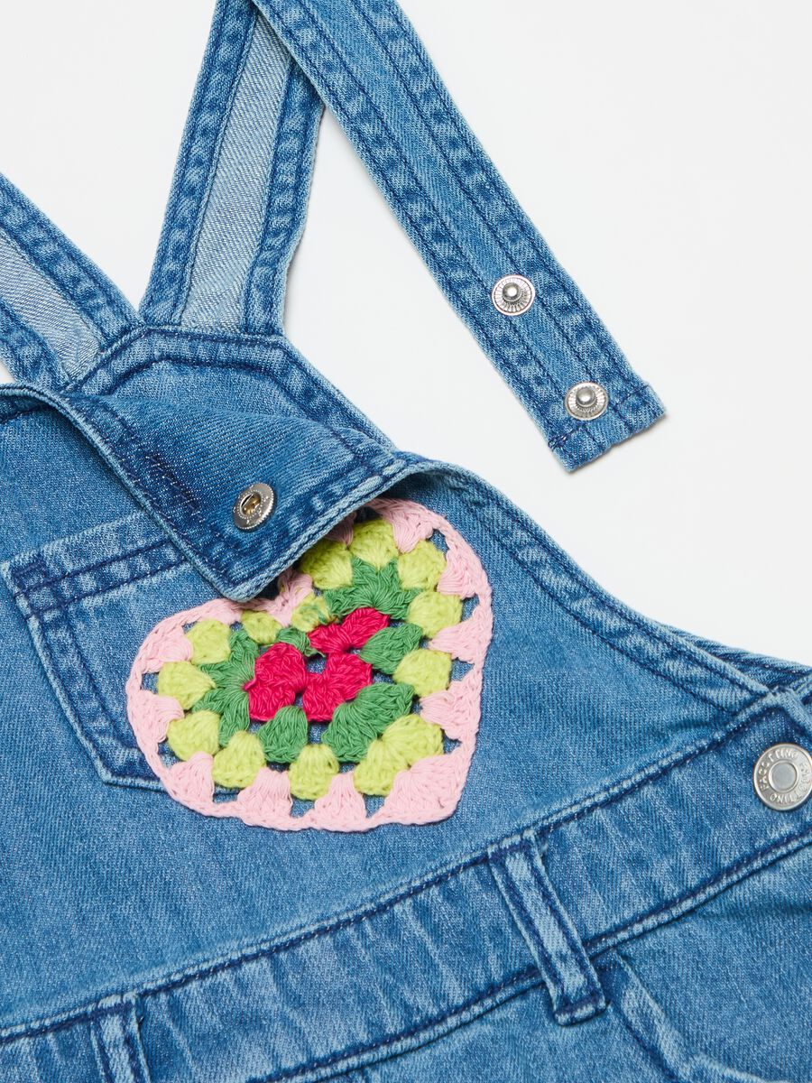 Dungarees with crochet application_2