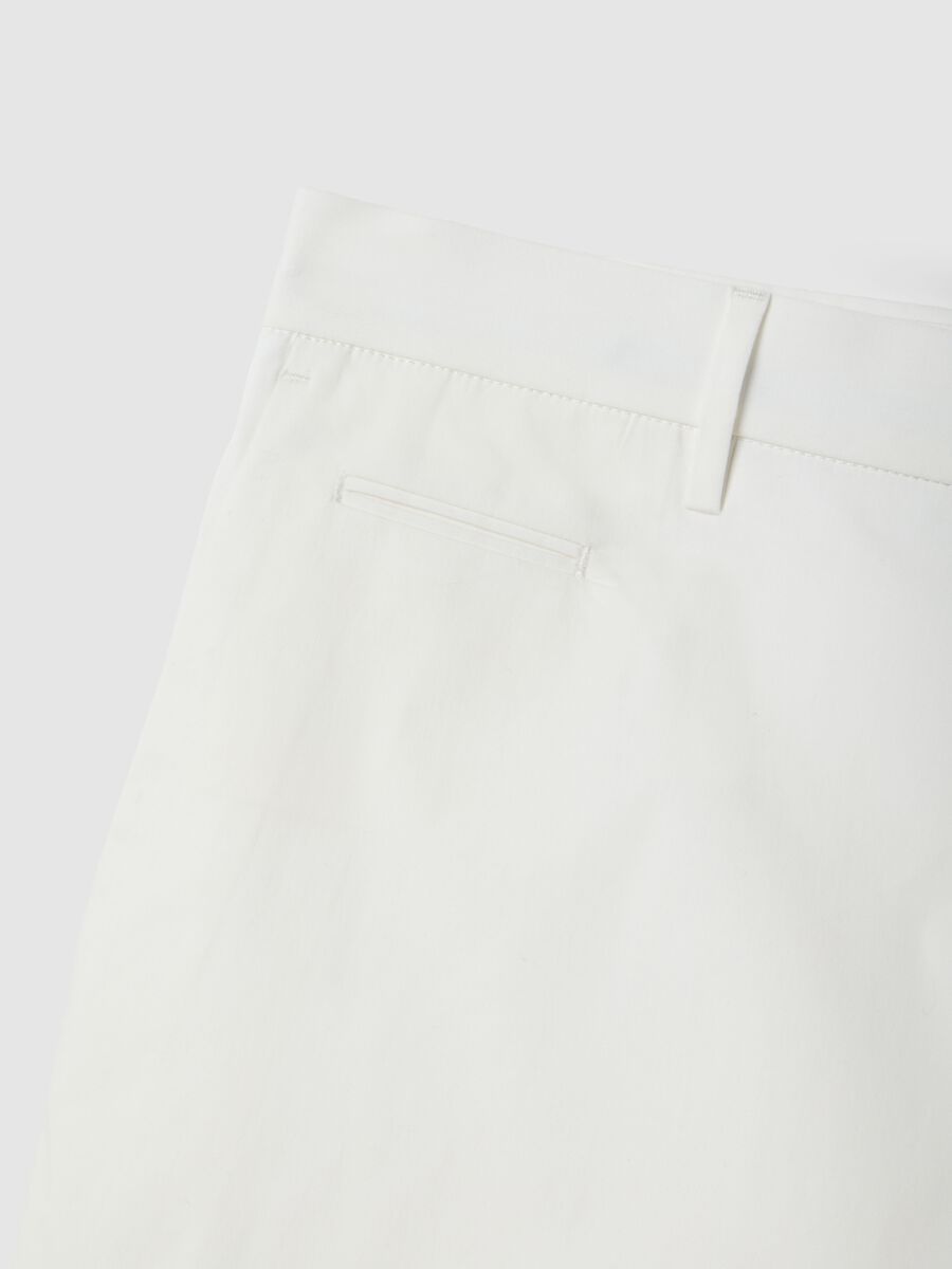 Pantaloni in cotone elasticizzato bianchi regular fit_5