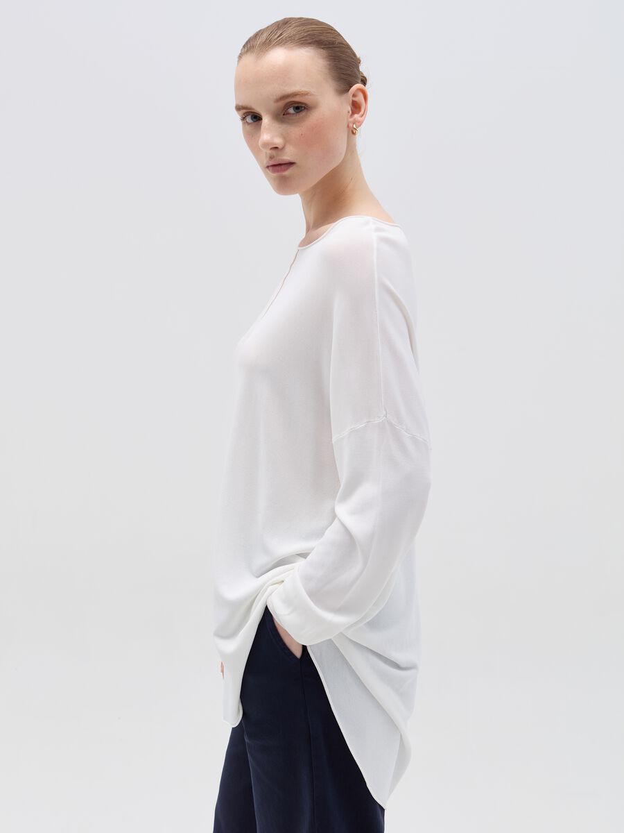 Long oversized top with raised stitching_1