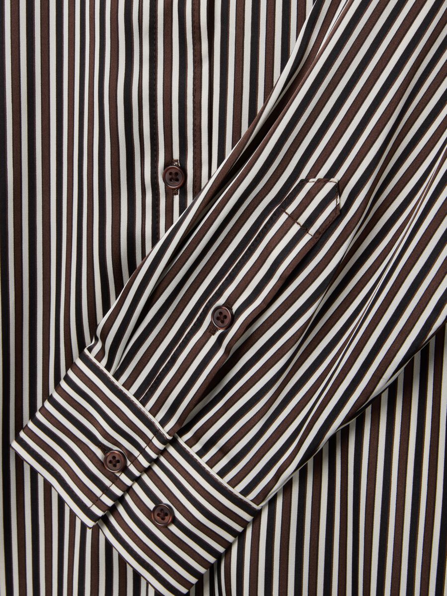 Camicia a righe bianche e marroni regular fit_5