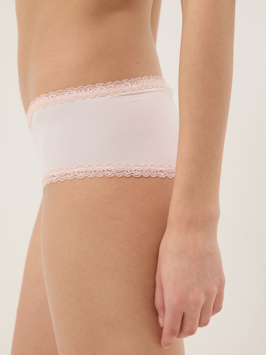 Slip rosa in tessuto elasticizzato con dettagli in pizzo regular fit_3