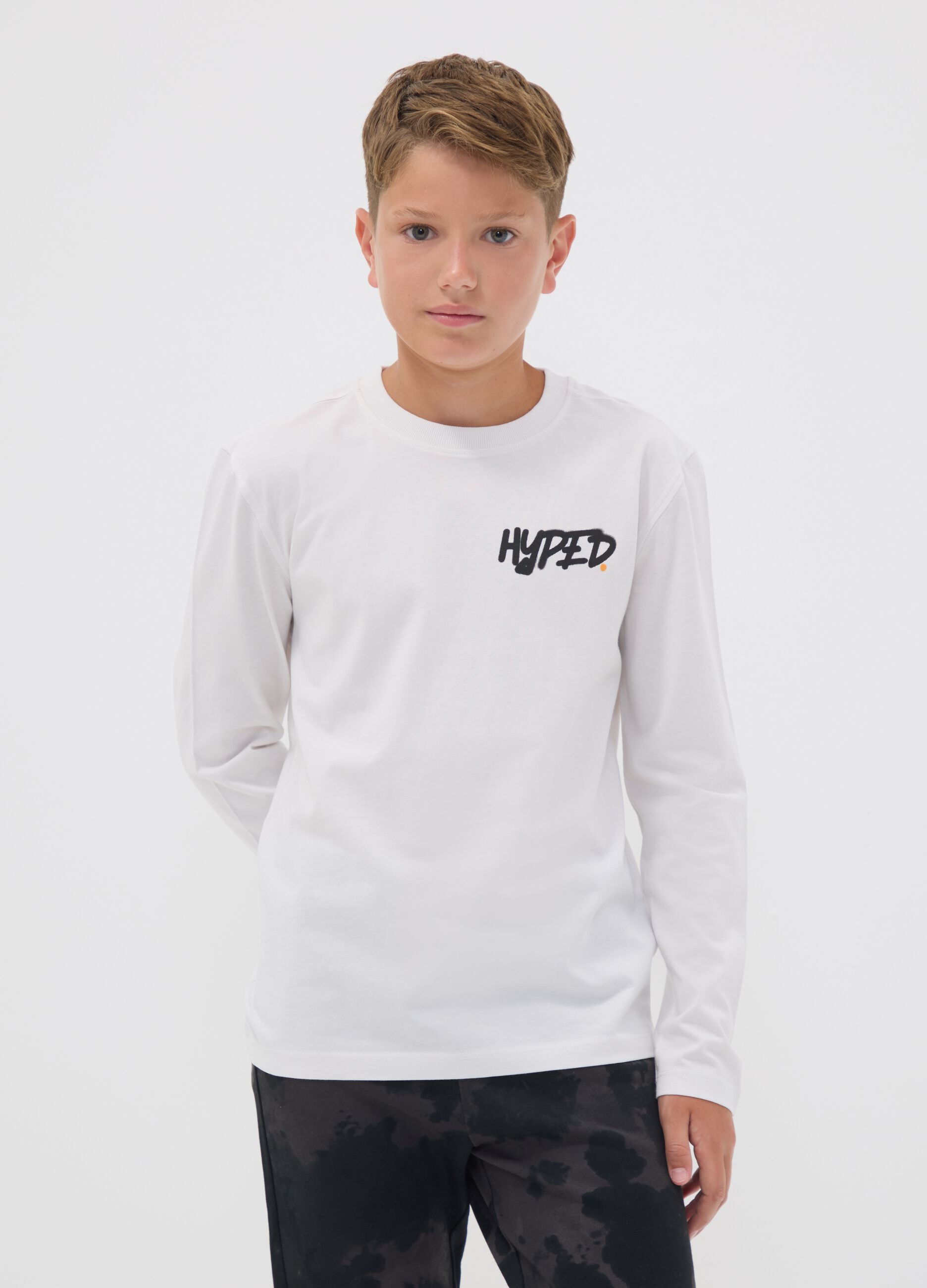 White pure organic cotton T-shirt with "Hyped" print for boys