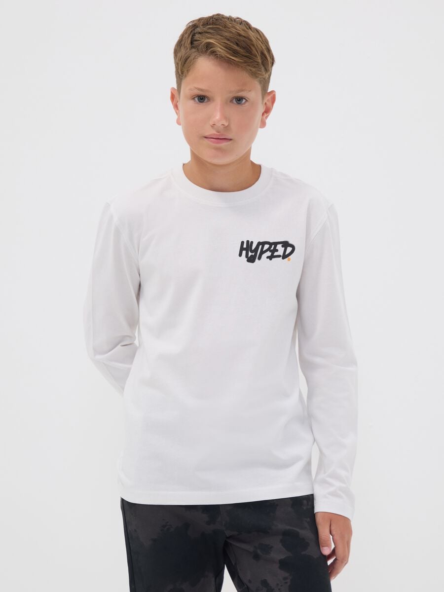White pure organic cotton T-shirt with "Hyped" print for boys_1