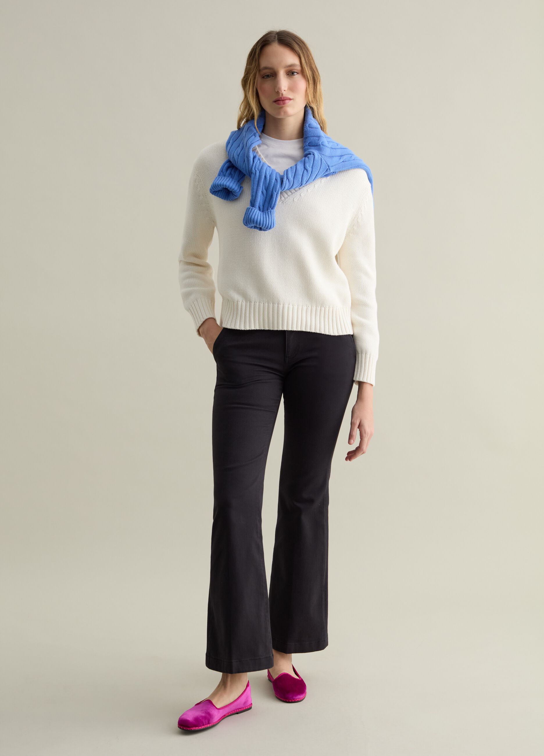V-neck cotton pullover