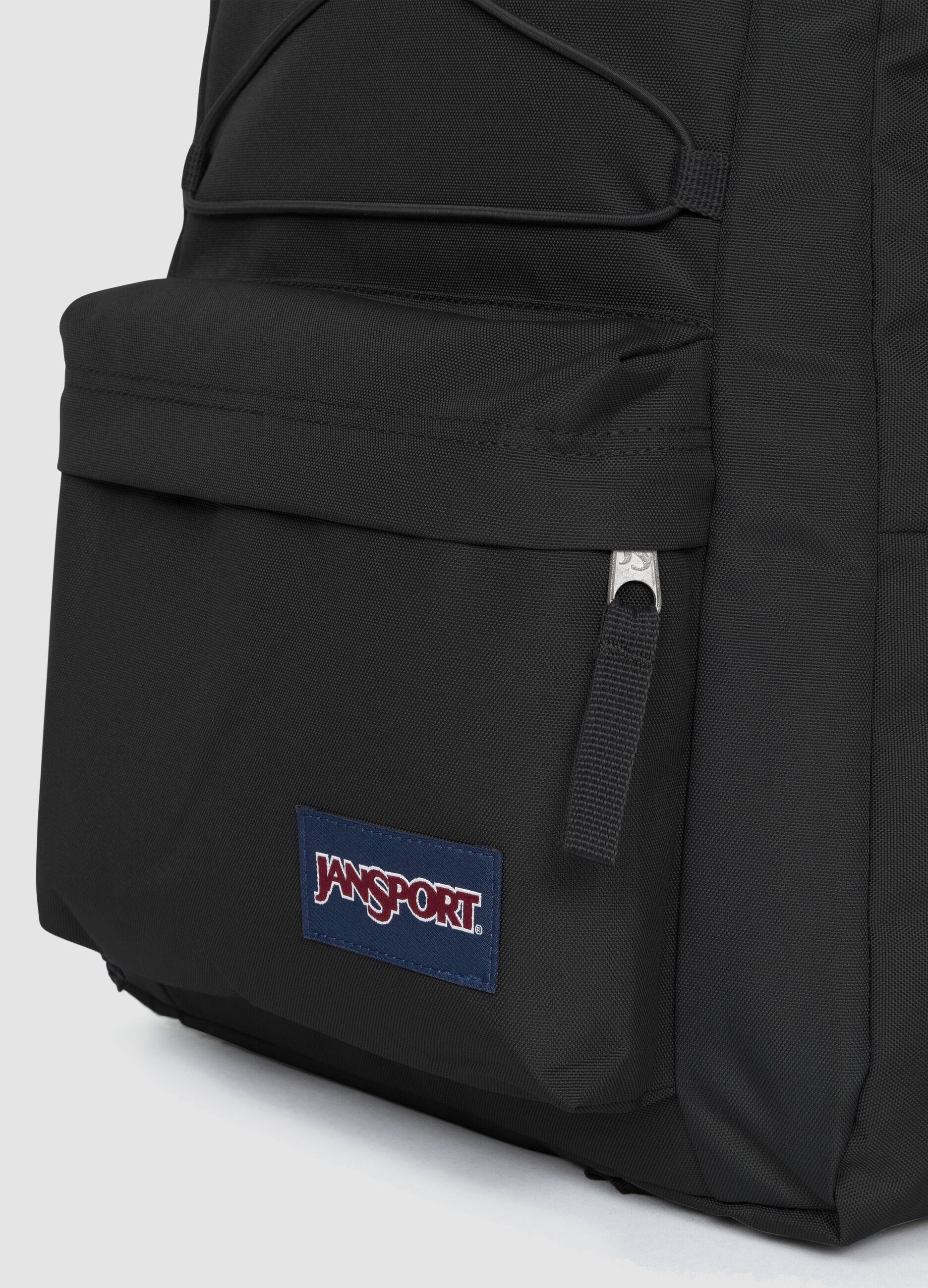 Zaino nero con tasca frontale e spallacci regolabili