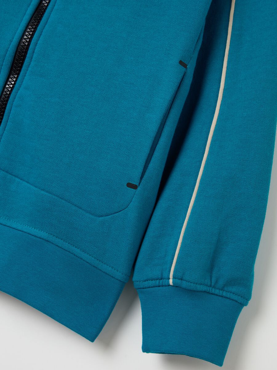 Full-zip sweatshirt in French terry with hood and logo patch_3