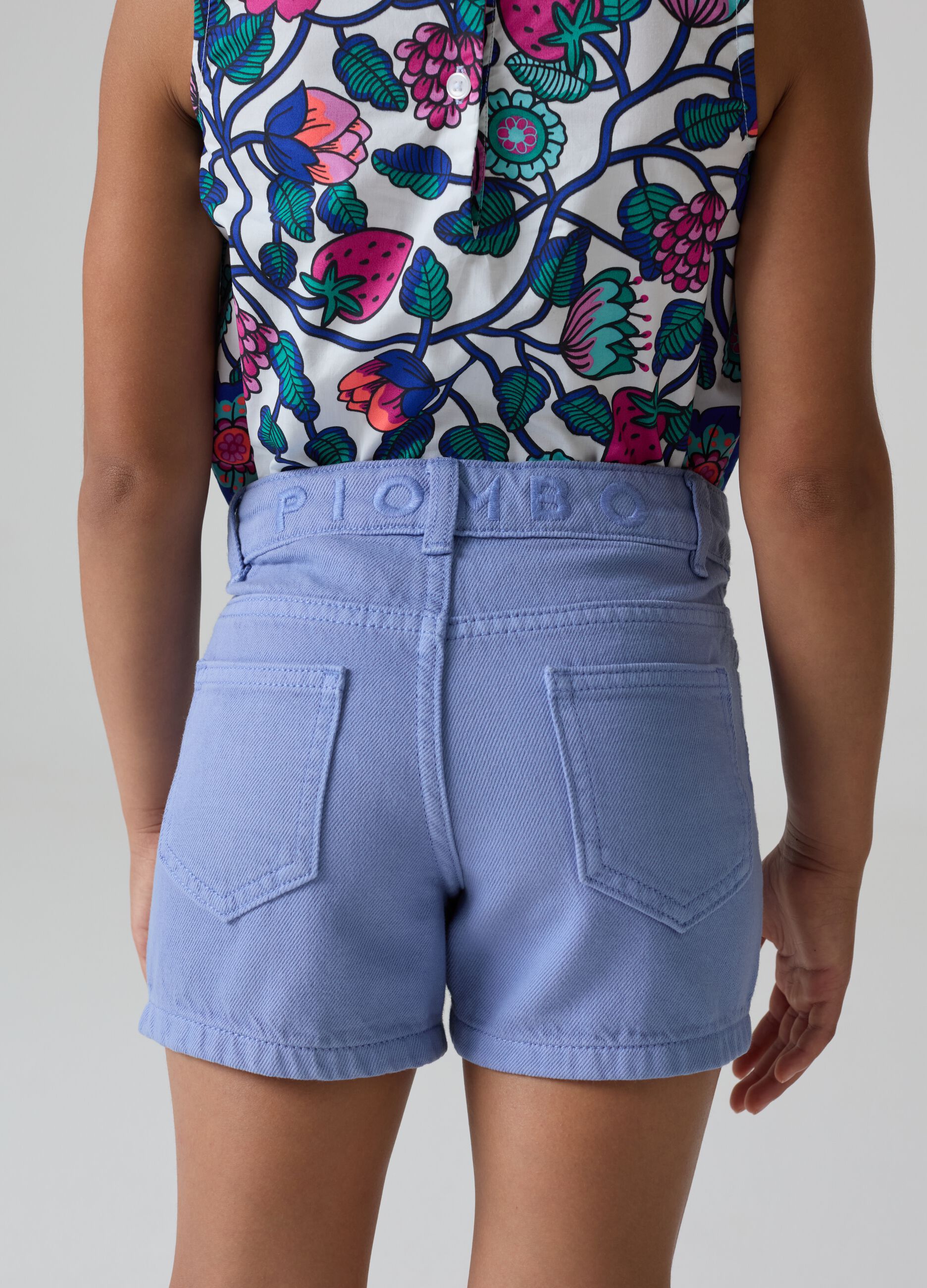 Drill shorts with five pockets