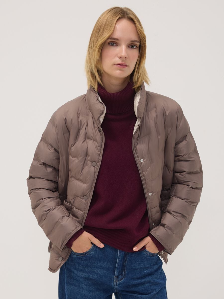 Giacca imbottita sabbia regular fit con collo alto_0