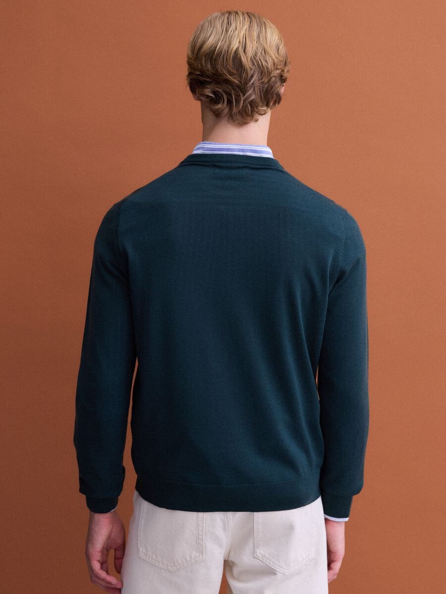 Maglia verde girocollo in pura lana merino regular fit_2