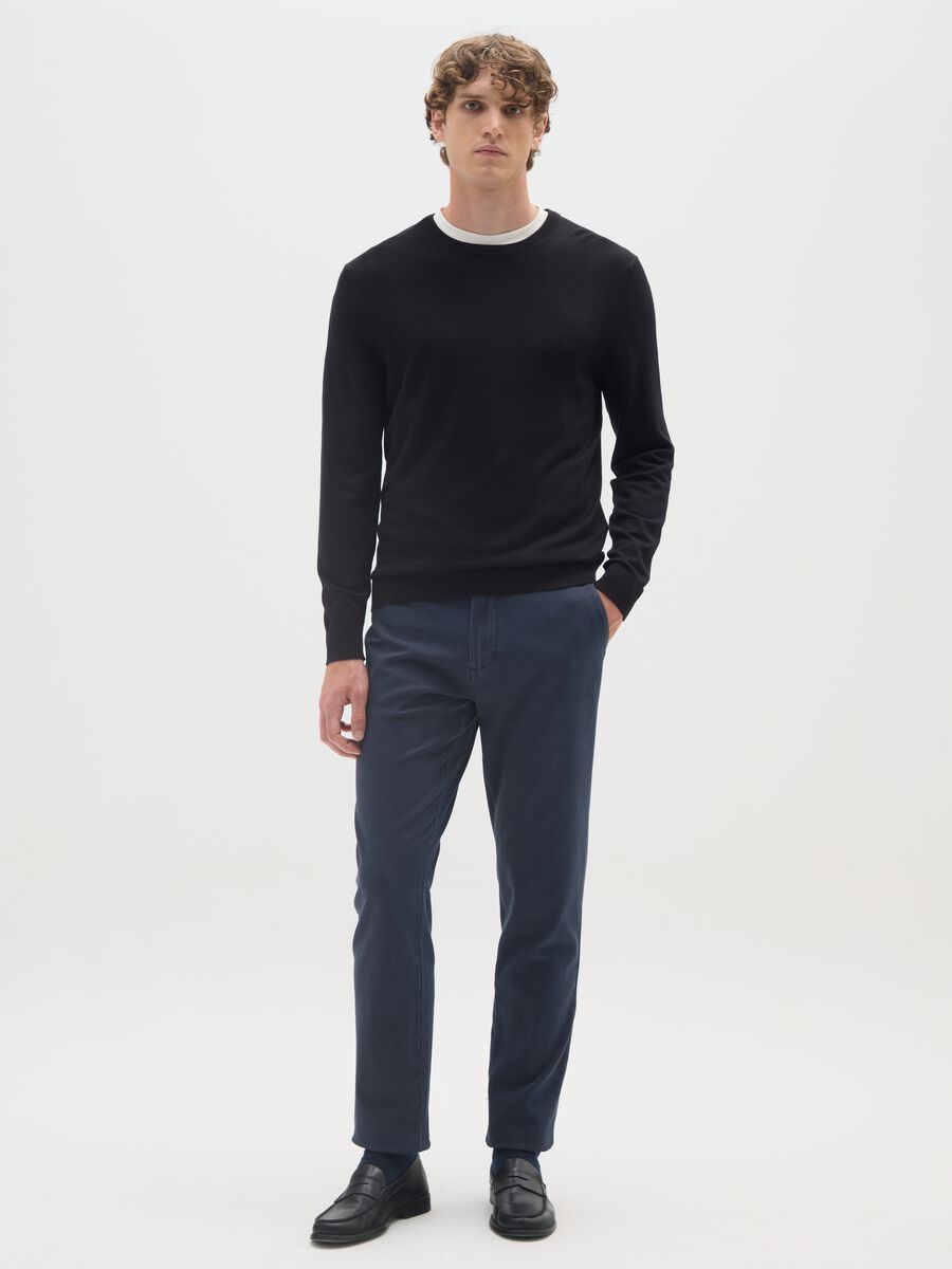 Pantaloni chino in cotone blu slim fit_0