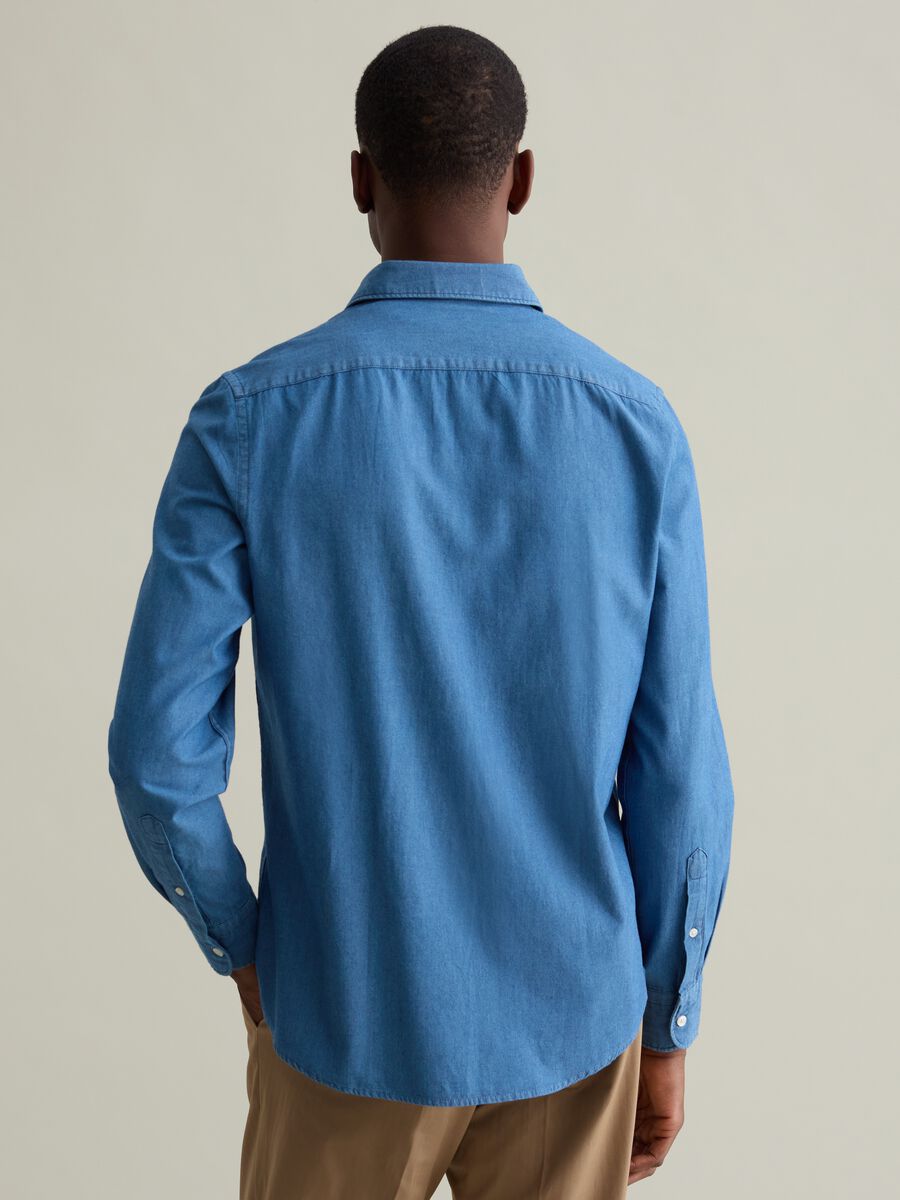 Regular-fit shirt in chambray denim_3