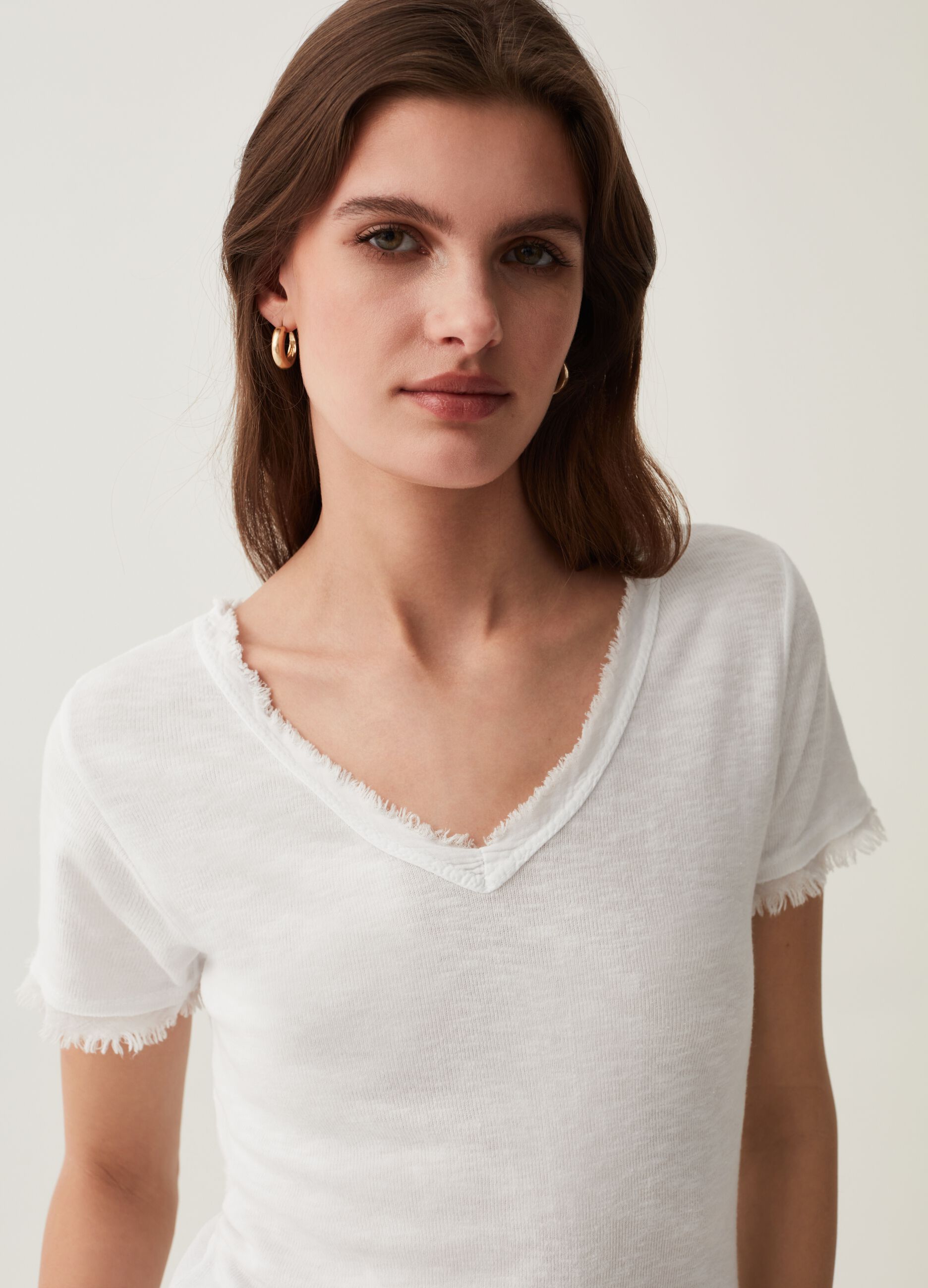 T-shirt con profili sfrangiati Hybrid_0