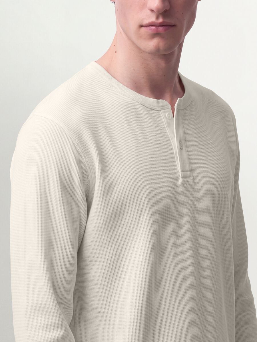 T-shirt bianca in misto viscosa a nido d'ape regular fit_2