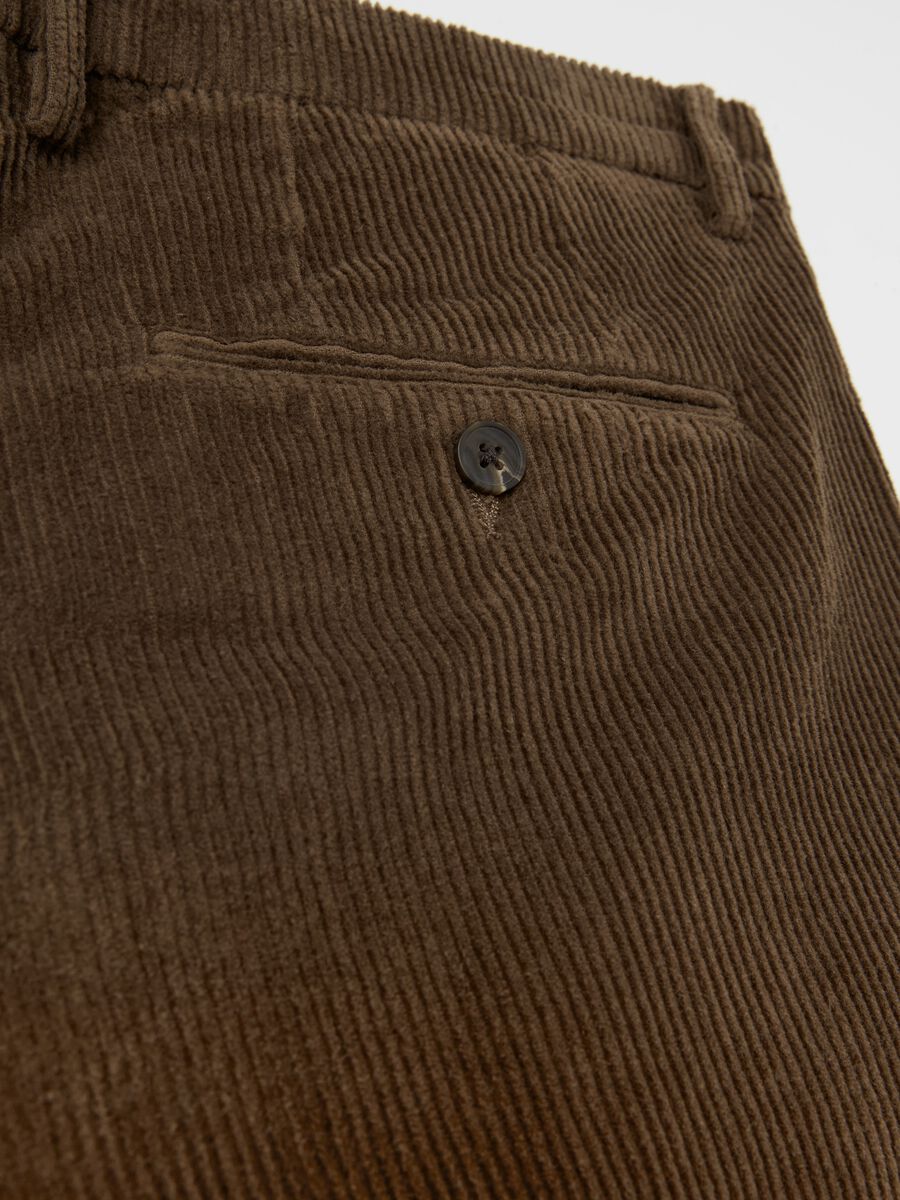 Contemporary stretch corduroy trousers_5