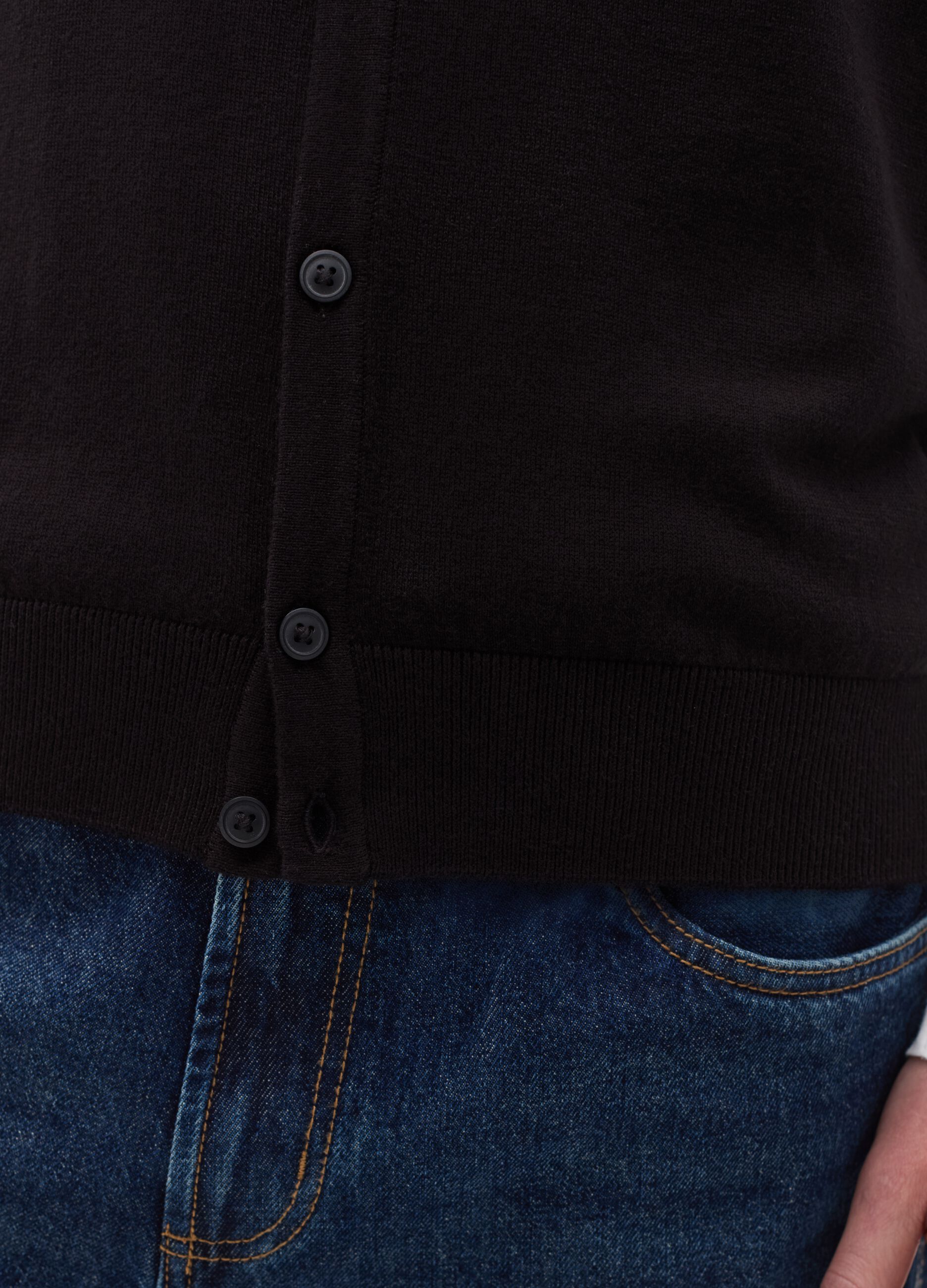 Gilet con scollo a V e bottoni