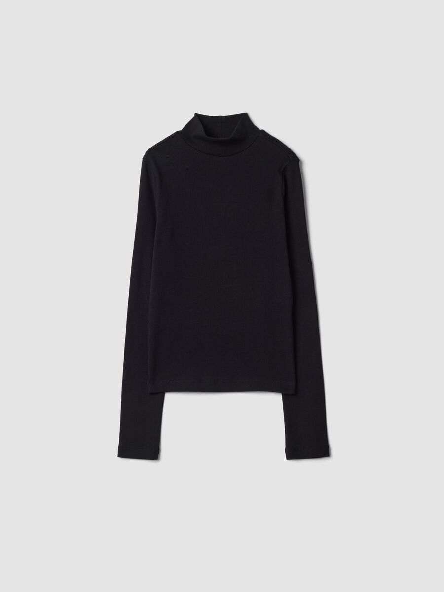 T-shirt nera in cotone organico elasticizzato a costine slim fit_0