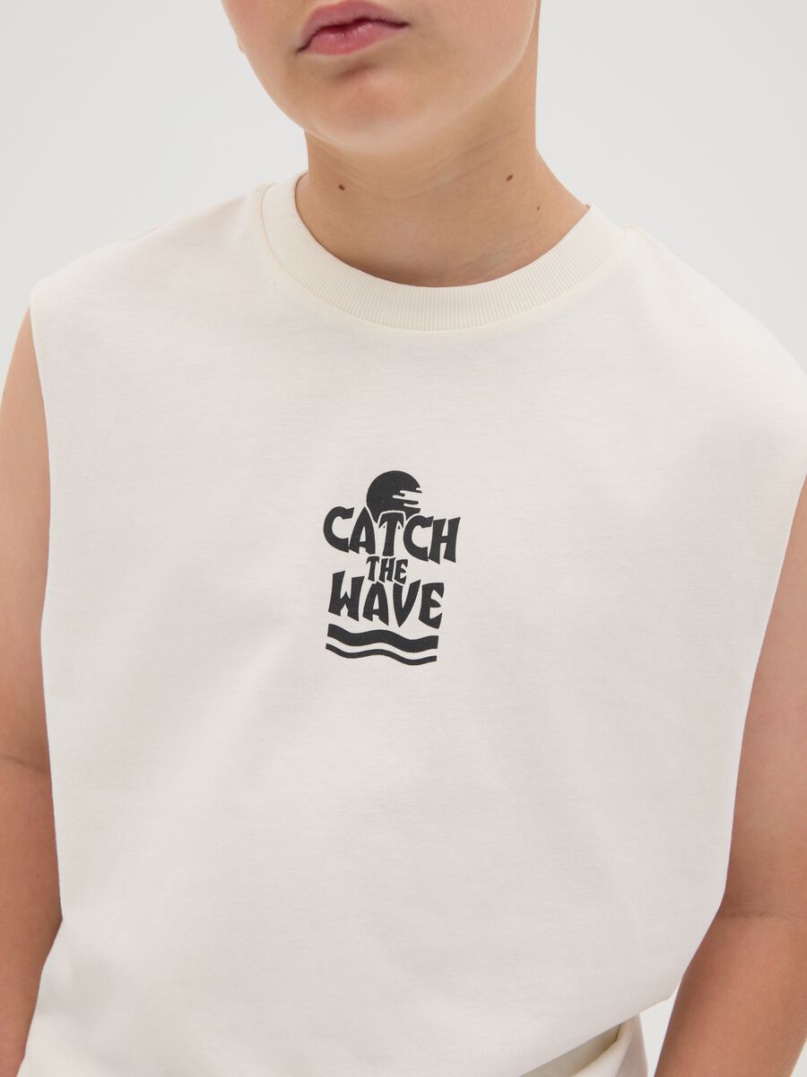 Boys' pure cotton white regular fit vest with print_1