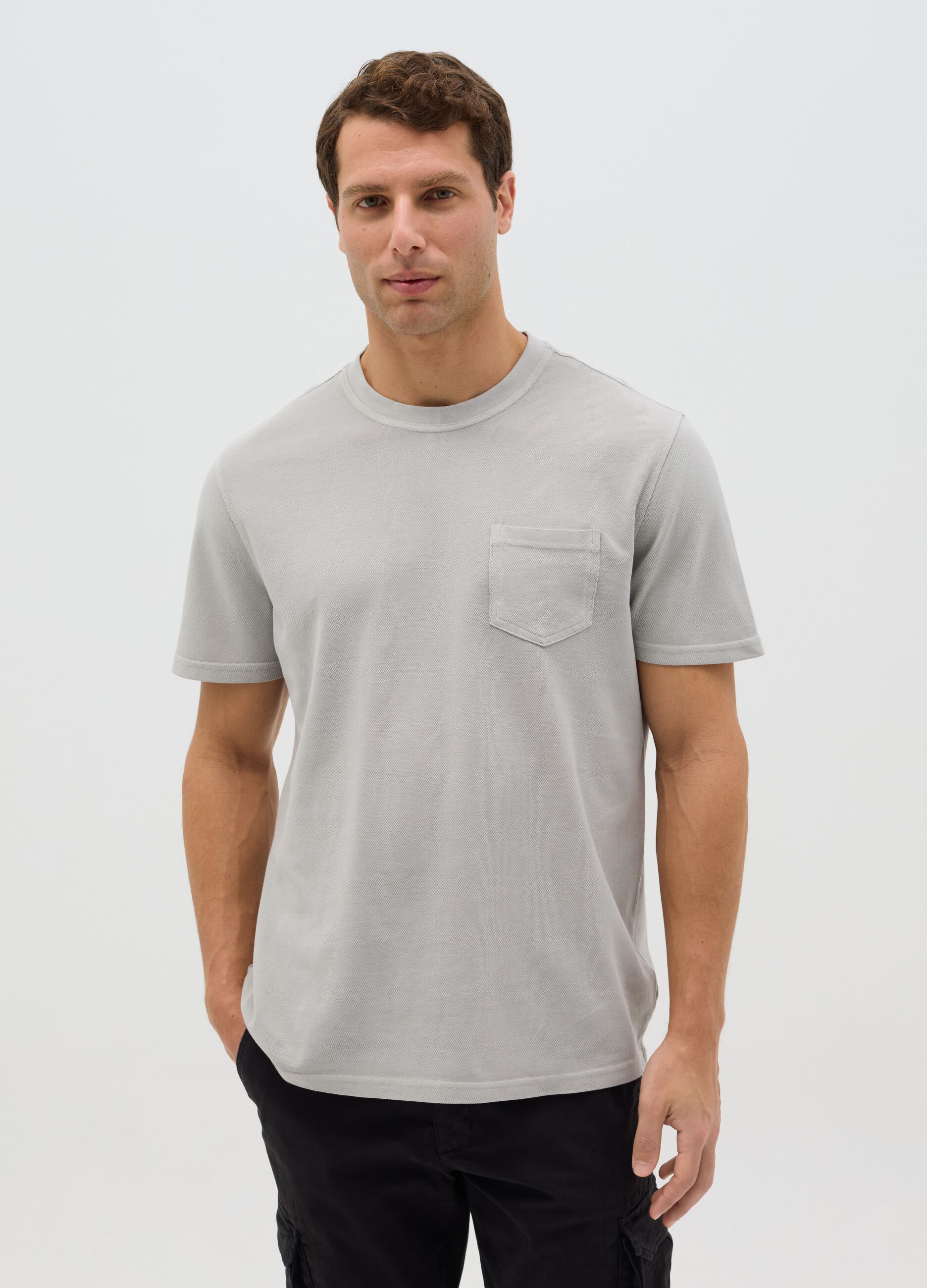 Grey T-shirt in cotton with pocket