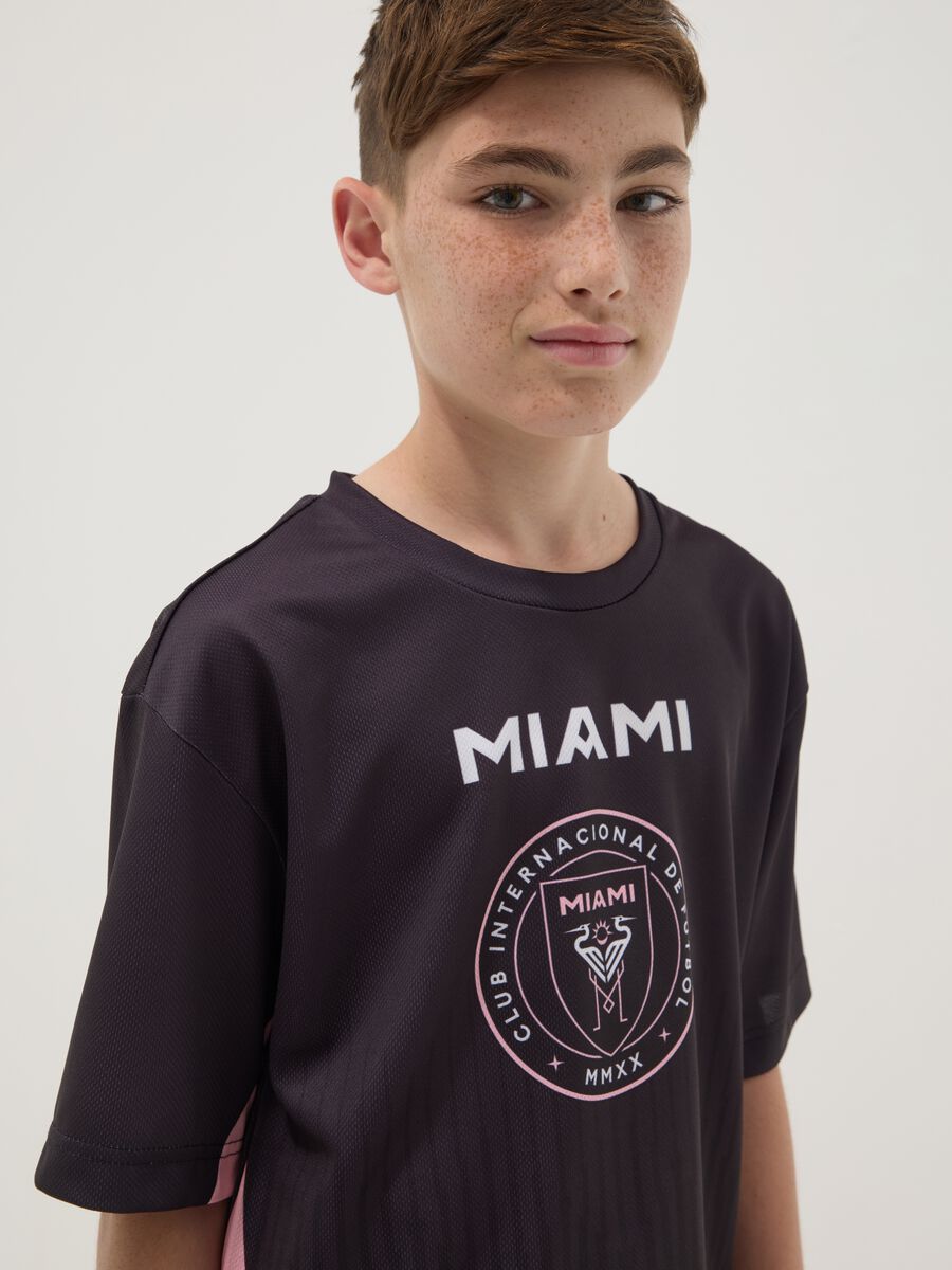 T-shirt nera a maniche corte regular fit_2
