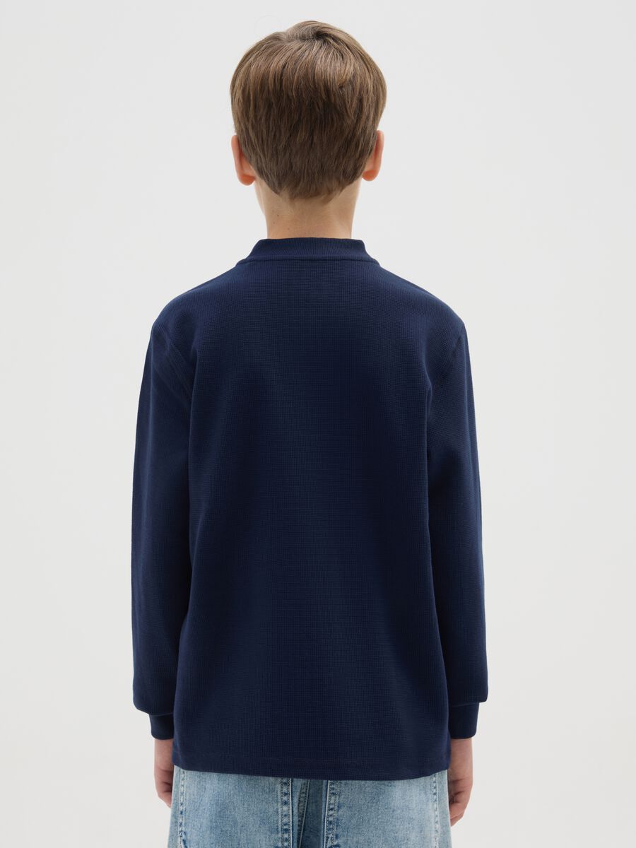 Maglia henley da ragazzo in cotone blu regular fit_1