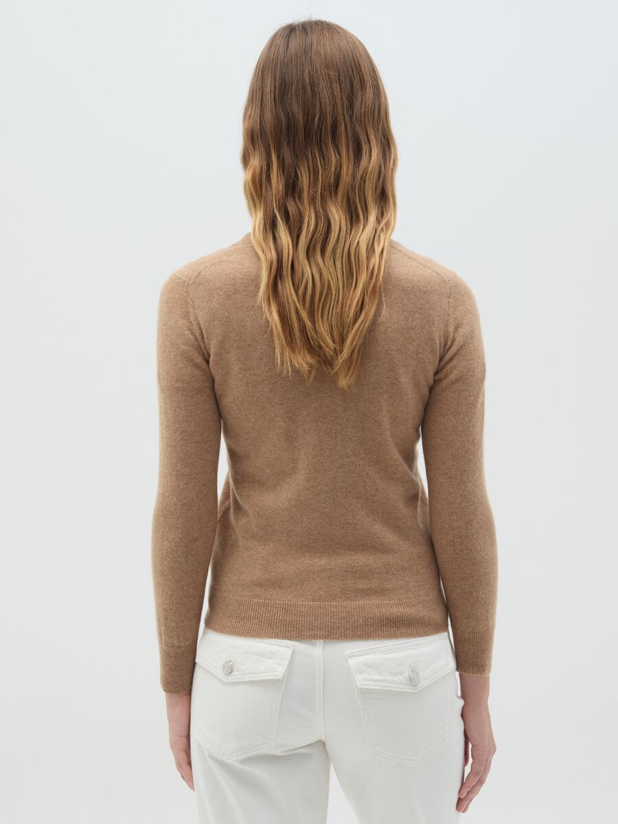 Pullover with round neck in cashmere_3