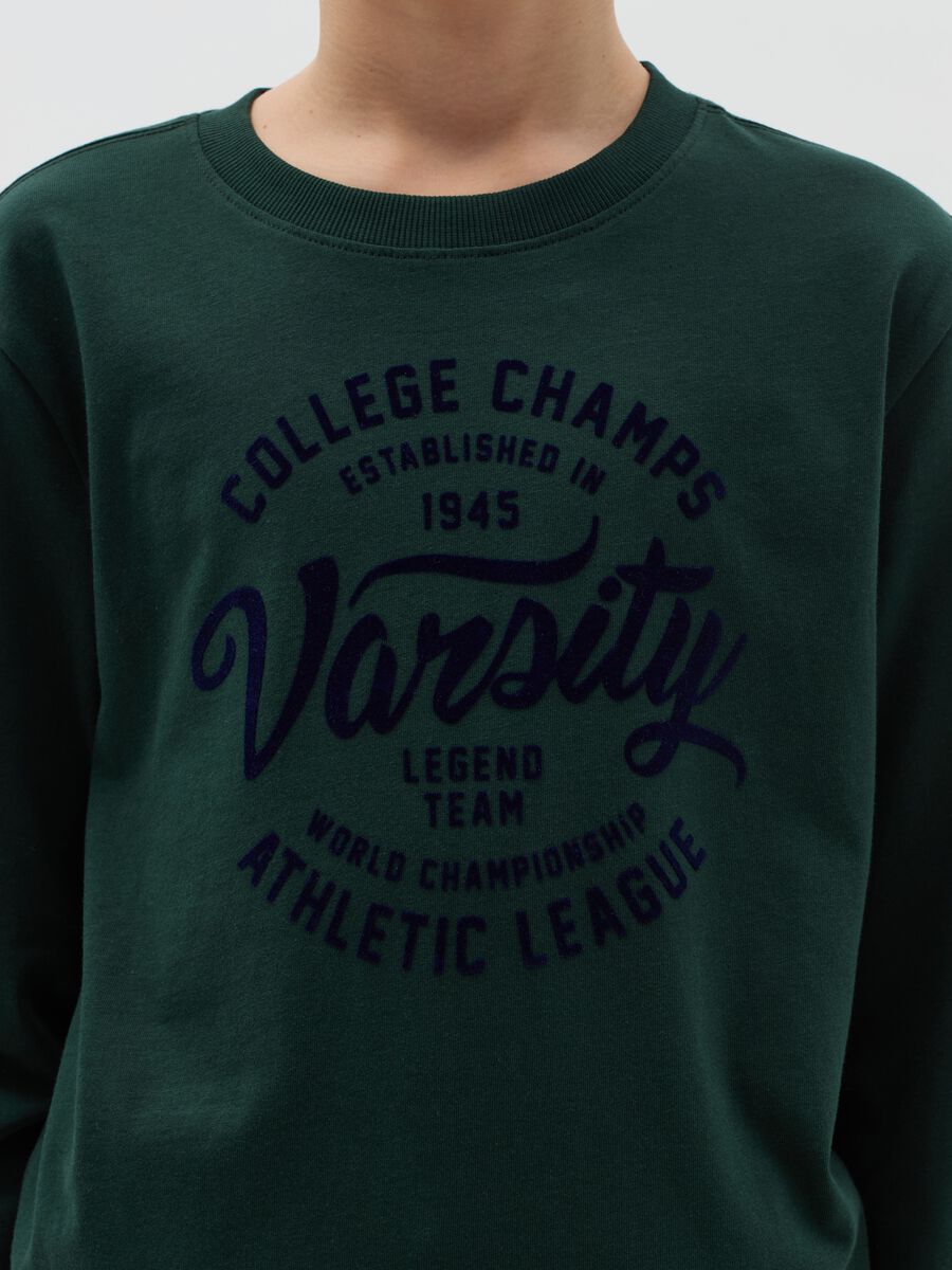 T-shirt maniche lunghe stampa "Varsity College"_1